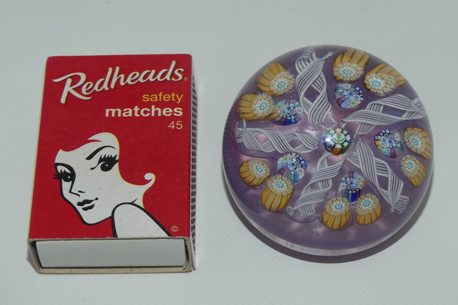 john-deacons-scotland-complex-5-spoke-miniature-paperweight-lilac