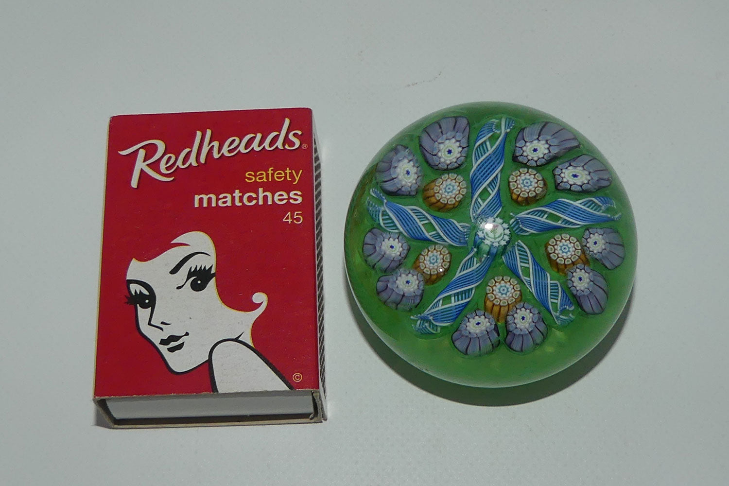 john-deacons-scotland-complex-5-spoke-miniature-paperweight-lime-green