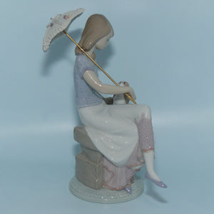 Lladro figure Picture Perfect #7612 | Lladro Collectors Society