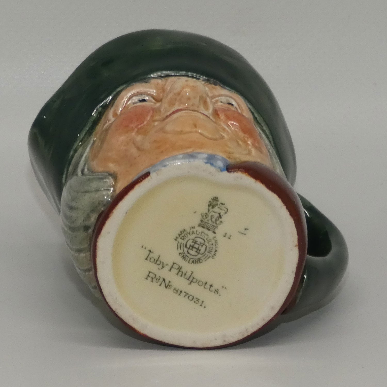 d5737-royal-doulton-character-jug-toby-philpots