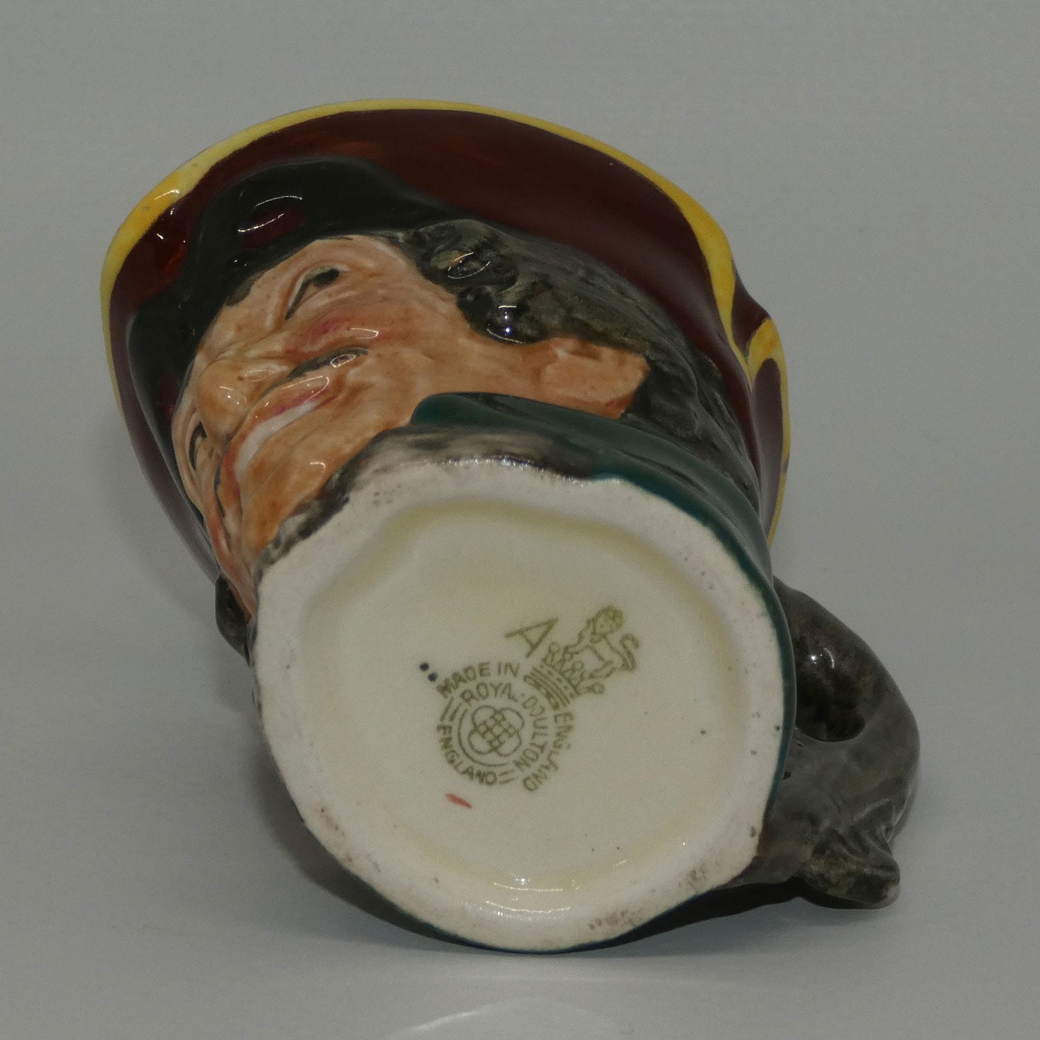 d6128-royal-doulton-character-jug-dick-turpin-pistol-handle