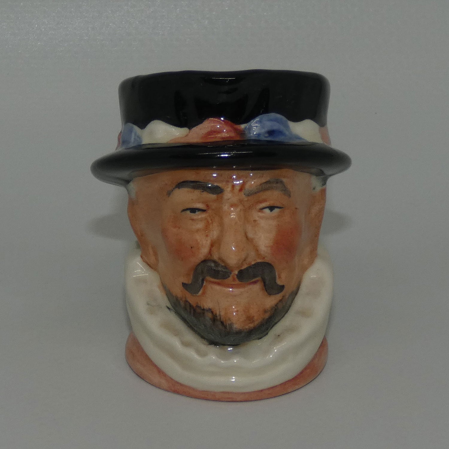 d6251-royal-doulton-character-jug-beefeater-er-handle