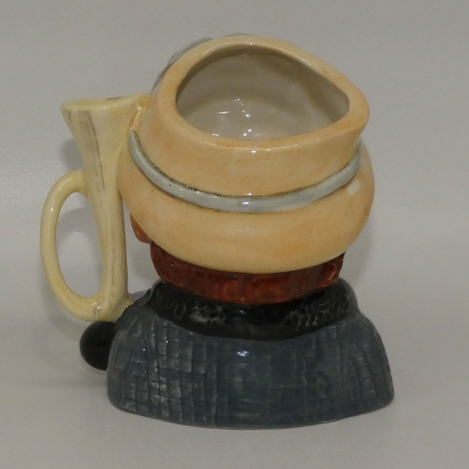 d6637-royal-doulton-character-jug-veteran-motorist