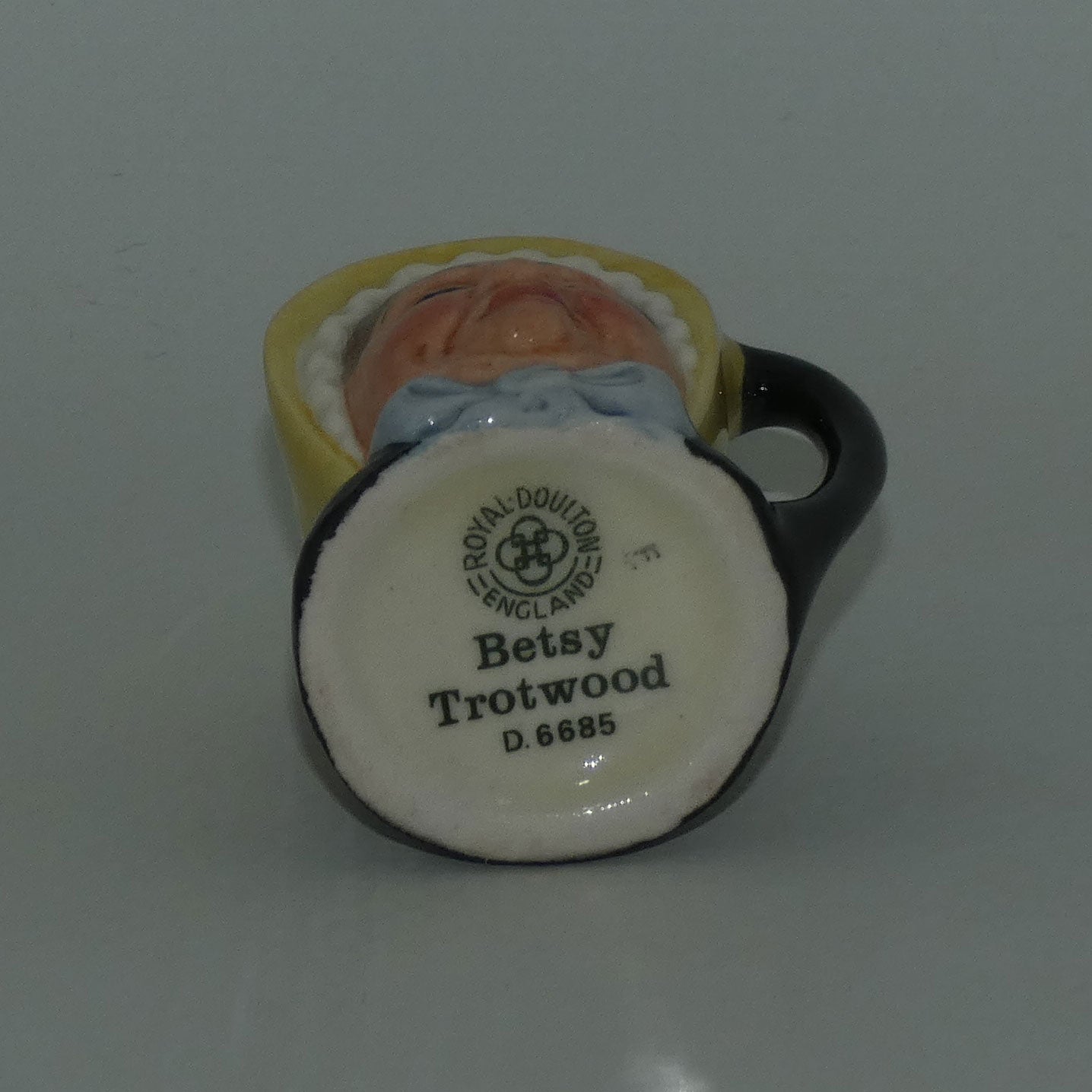 d6685-royal-doulton-character-jug-betsy-trotwood