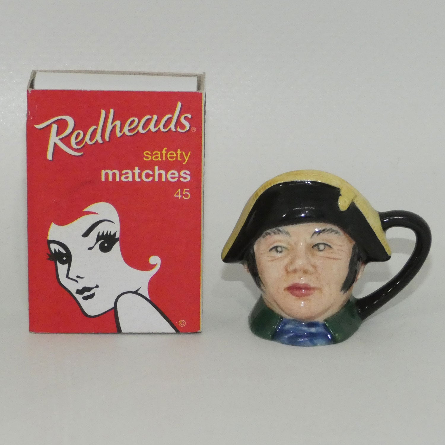 d6686-royal-doulton-character-jug-mr-bumble