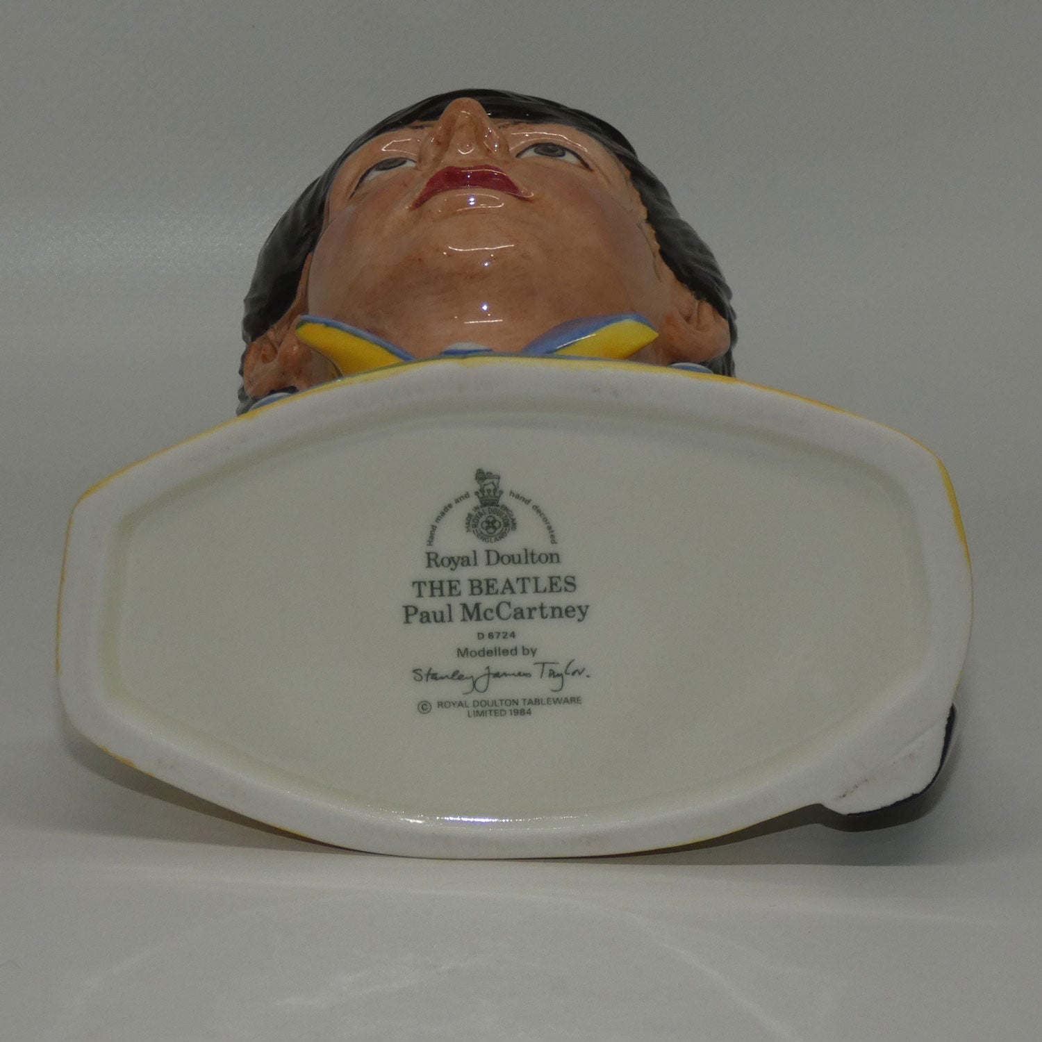 d6724-royal-doulton-character-jug-paul-mccartney