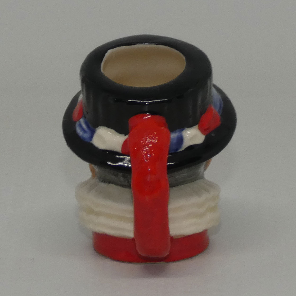 d6806-royal-doulton-tiny-size-character-jug-beefeater-rdicc