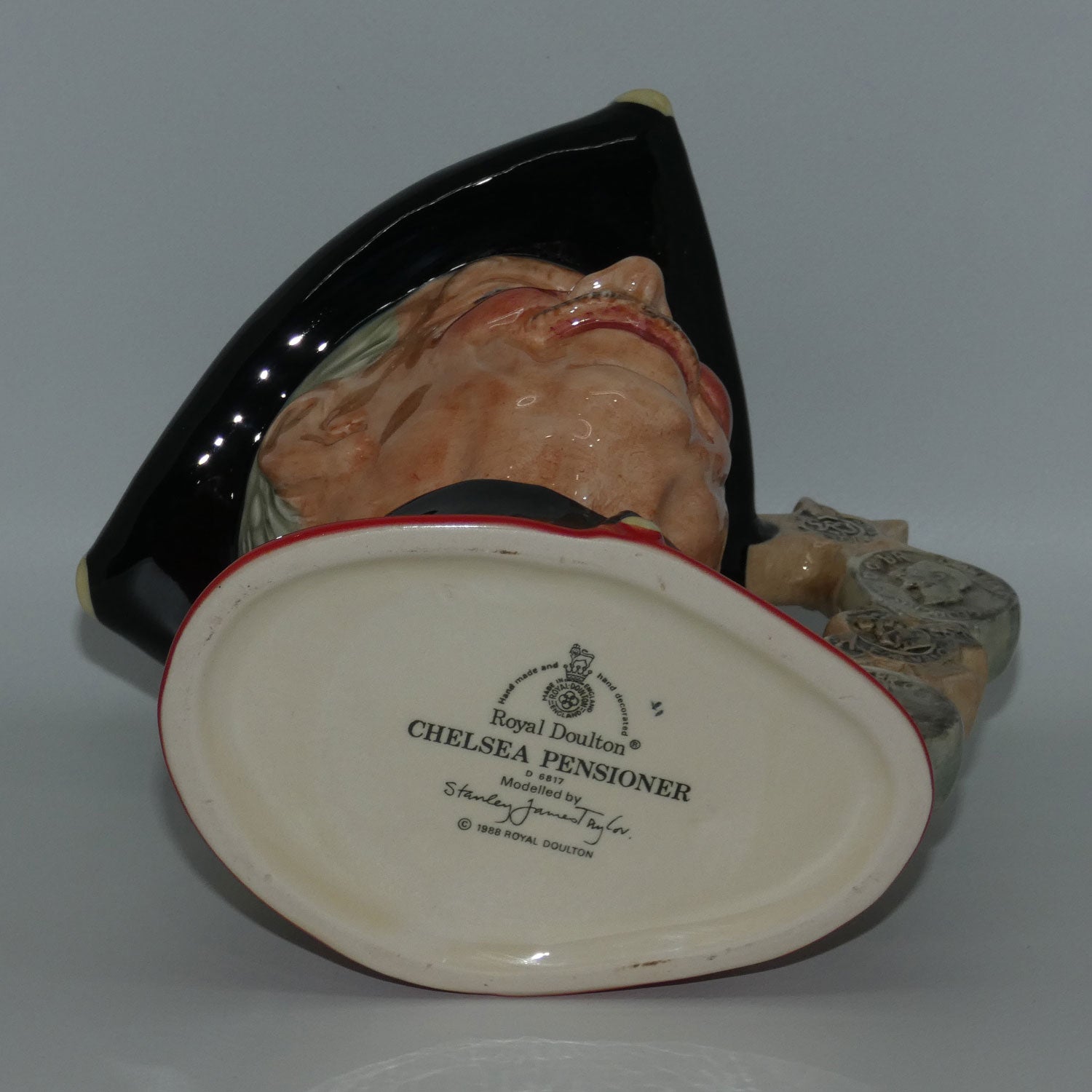 d6817-royal-doulton-large-character-jug-chelsea-pensioner