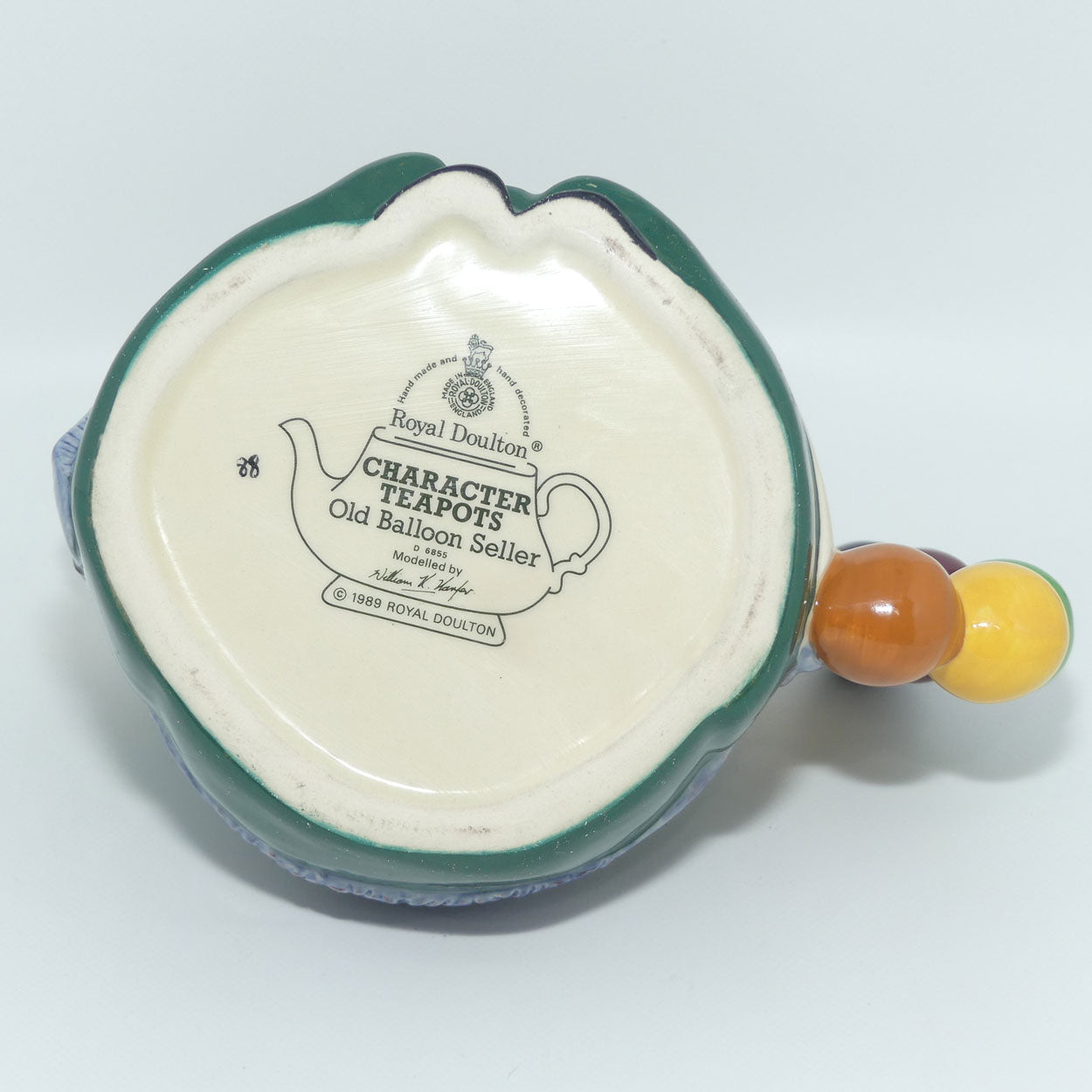 d6855-royal-doulton-character-teapot-old-balloon-seller