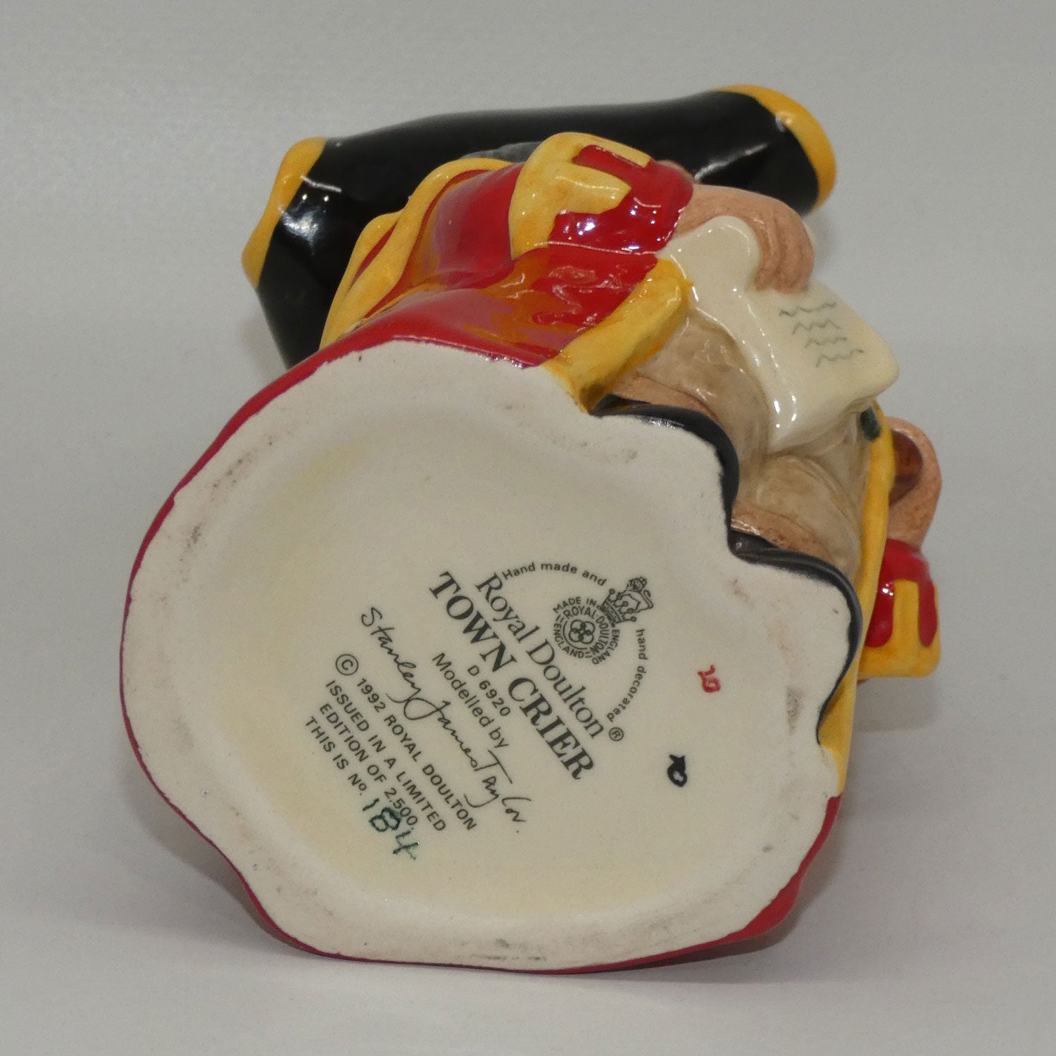 d6920-royal-doulton-toby-jug-town-crier