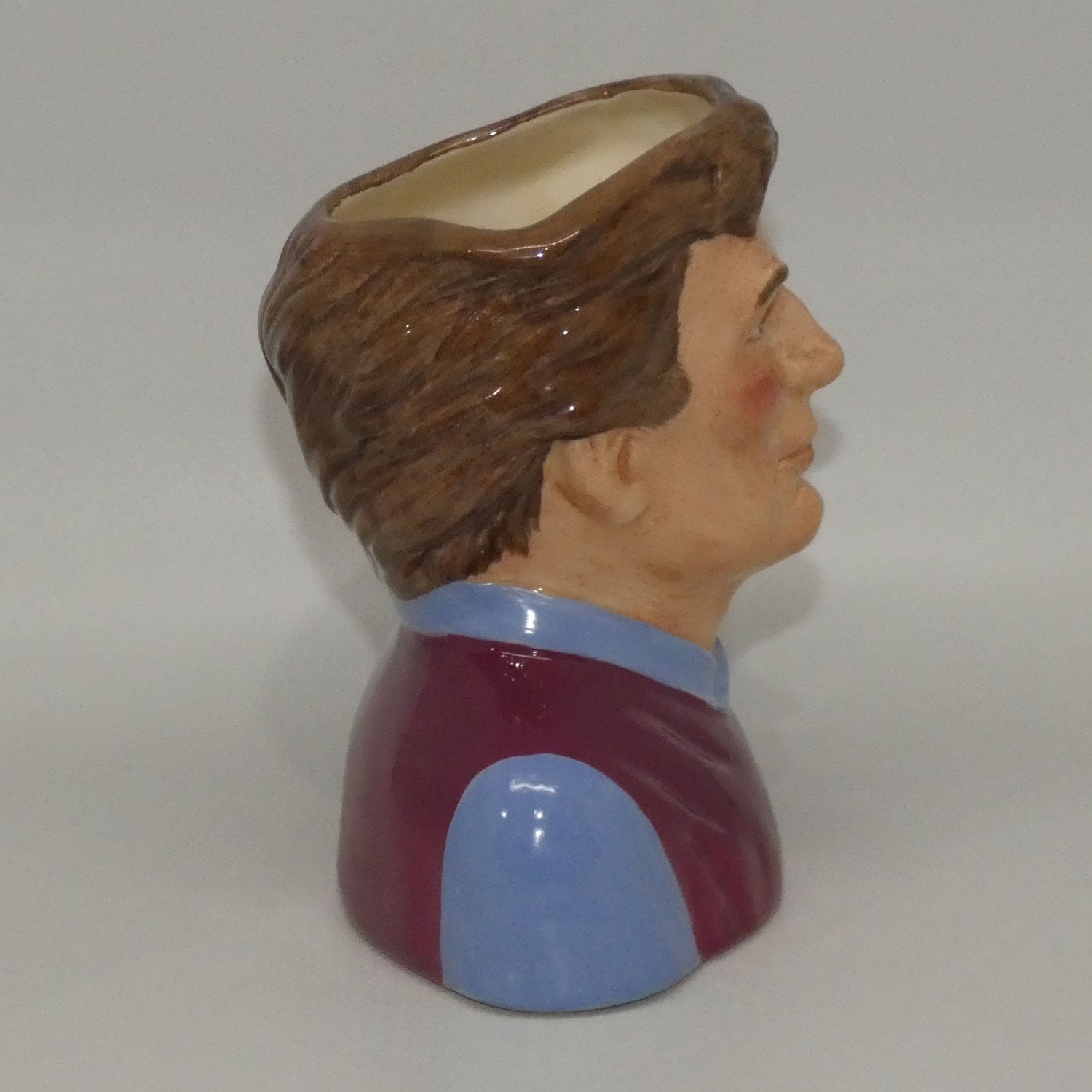d6931-royal-doulton-character-jug-football-supporter-aston-villa