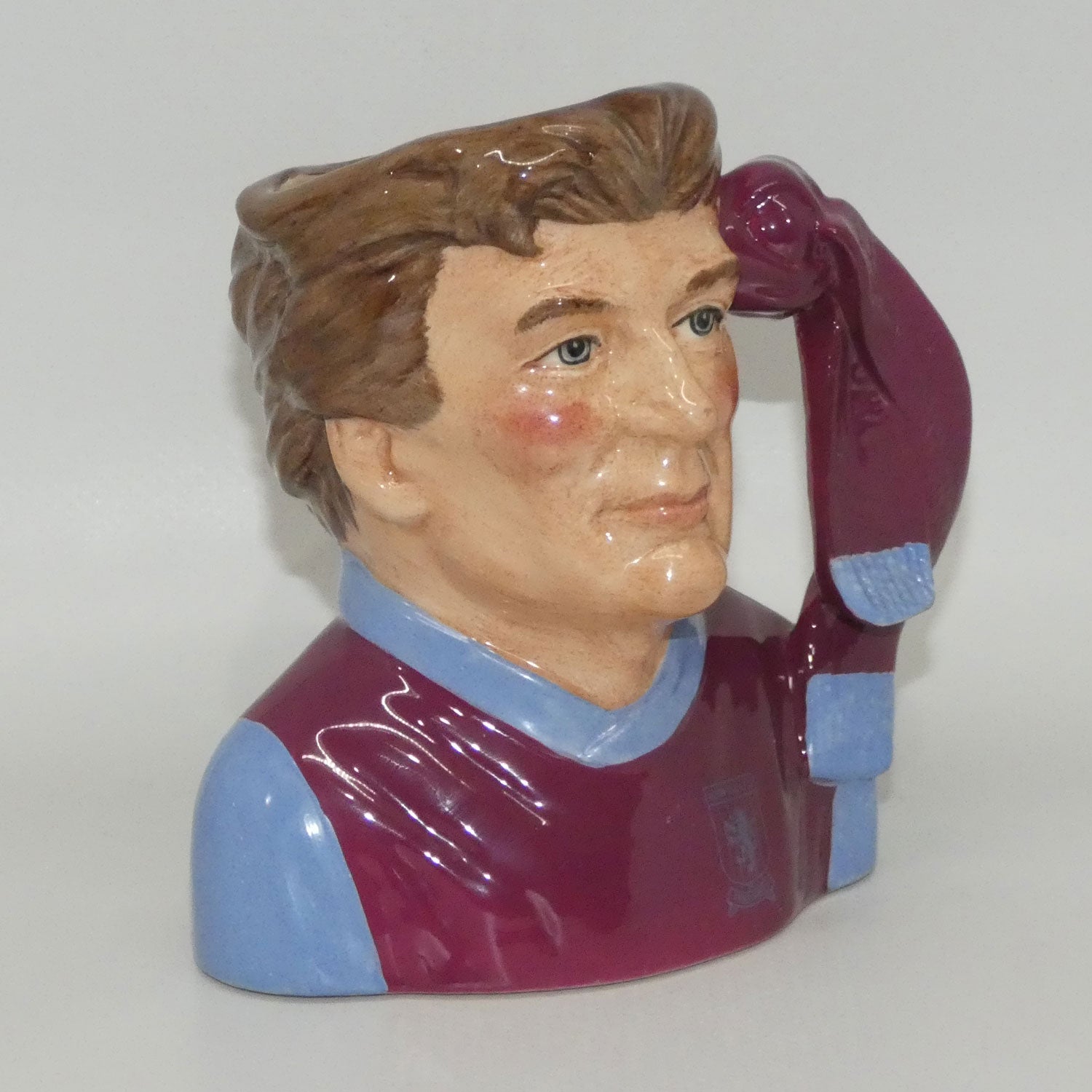 d6931-royal-doulton-character-jug-football-supporter-aston-villa