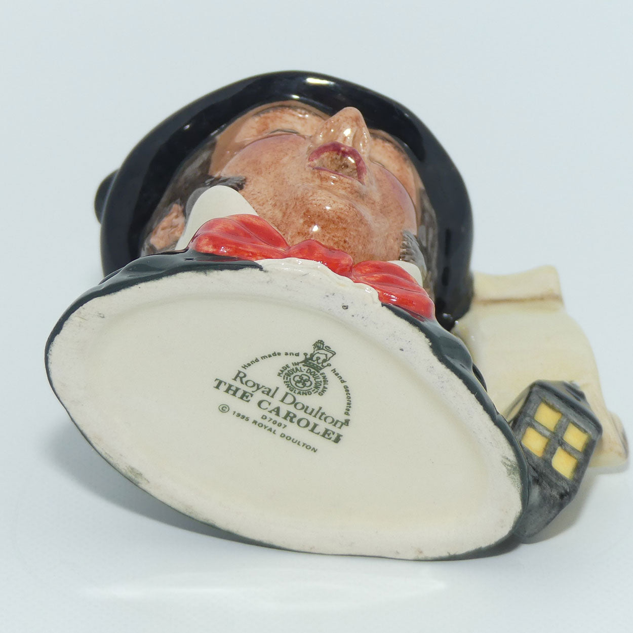 D7007 Royal Doulton miniature character jug The Caroler