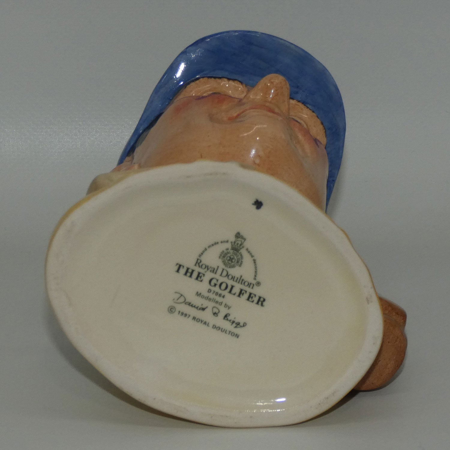 d7064-royal-doulton-character-jug-the-golfer-golf-bag-flag
