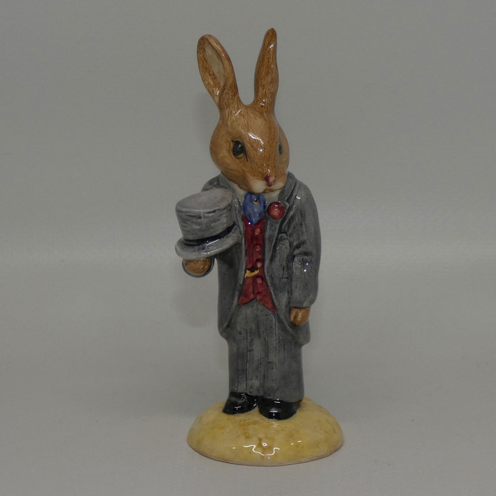 db102-royal-doulton-bunnykins-groom