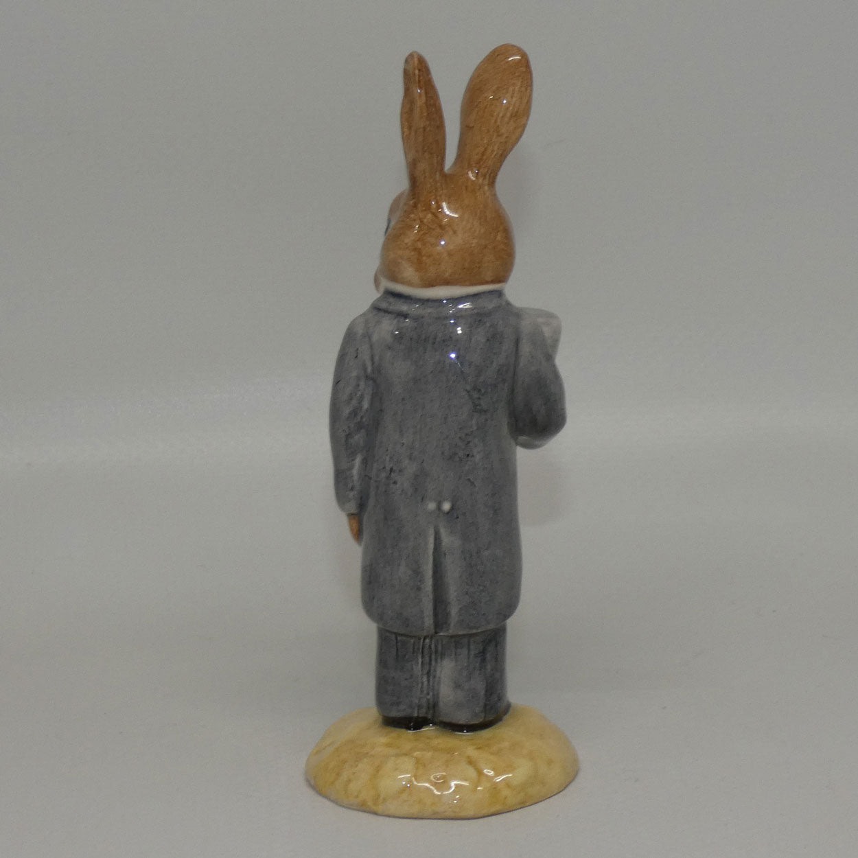 db102-royal-doulton-bunnykins-groom