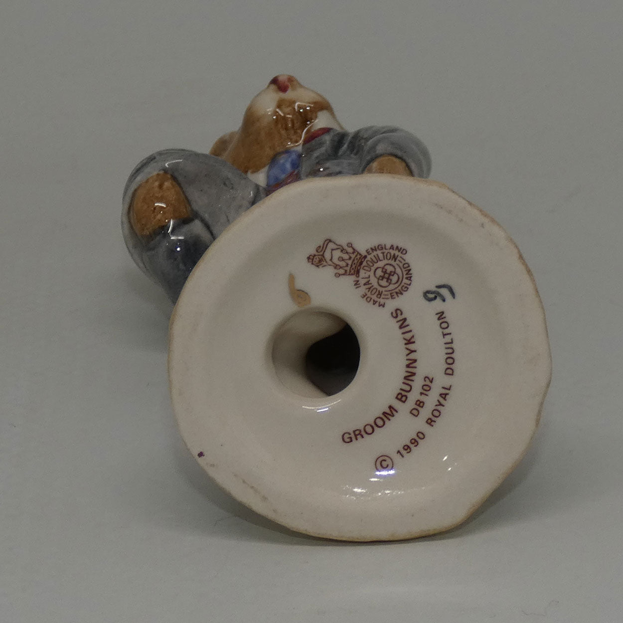db102-royal-doulton-bunnykins-groom