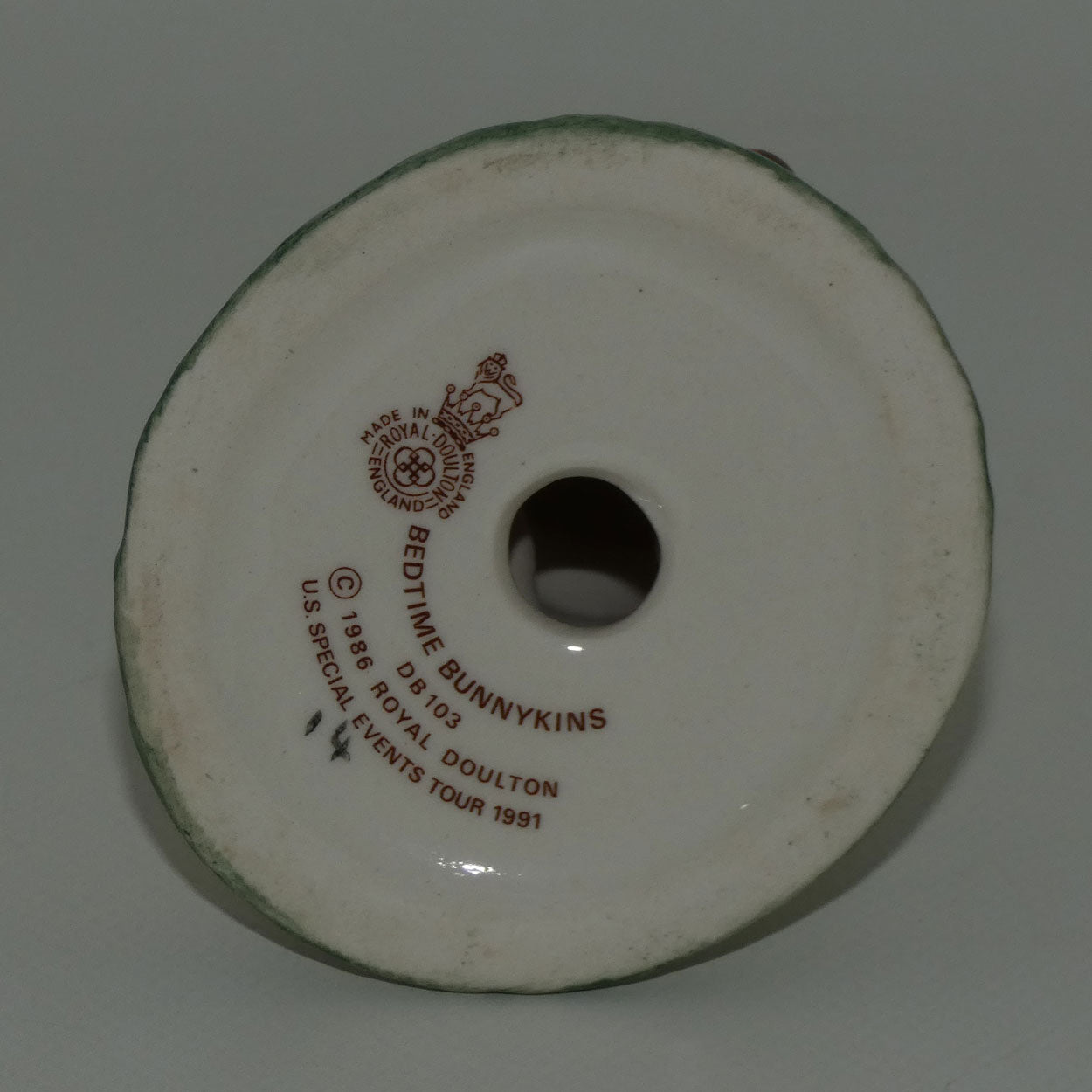 db103-royal-doulton-bunnykins-bedtime-yellow