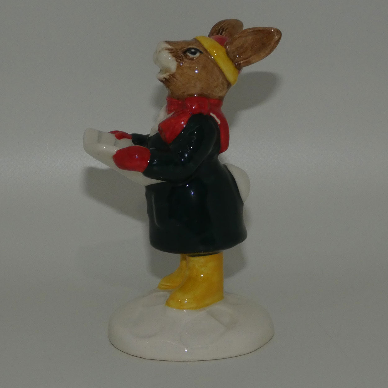 db104-royal-doulton-bunnykins-carol-singer-us-backstamp