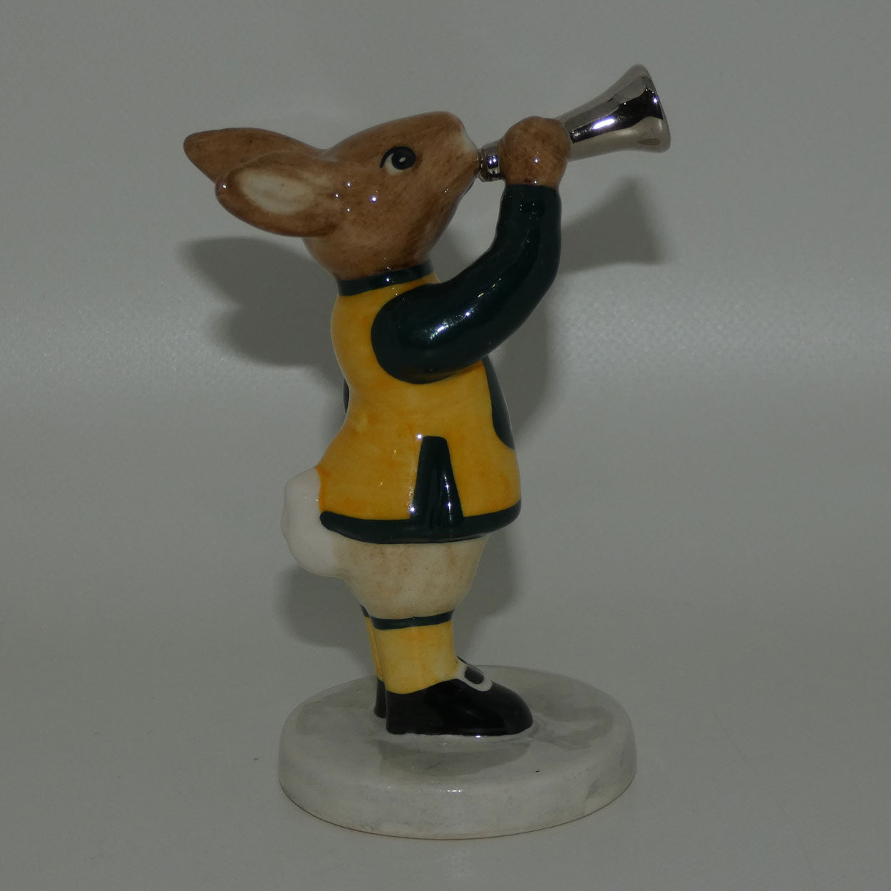 db115-royal-doulton-bunnykins-harry-the-herald