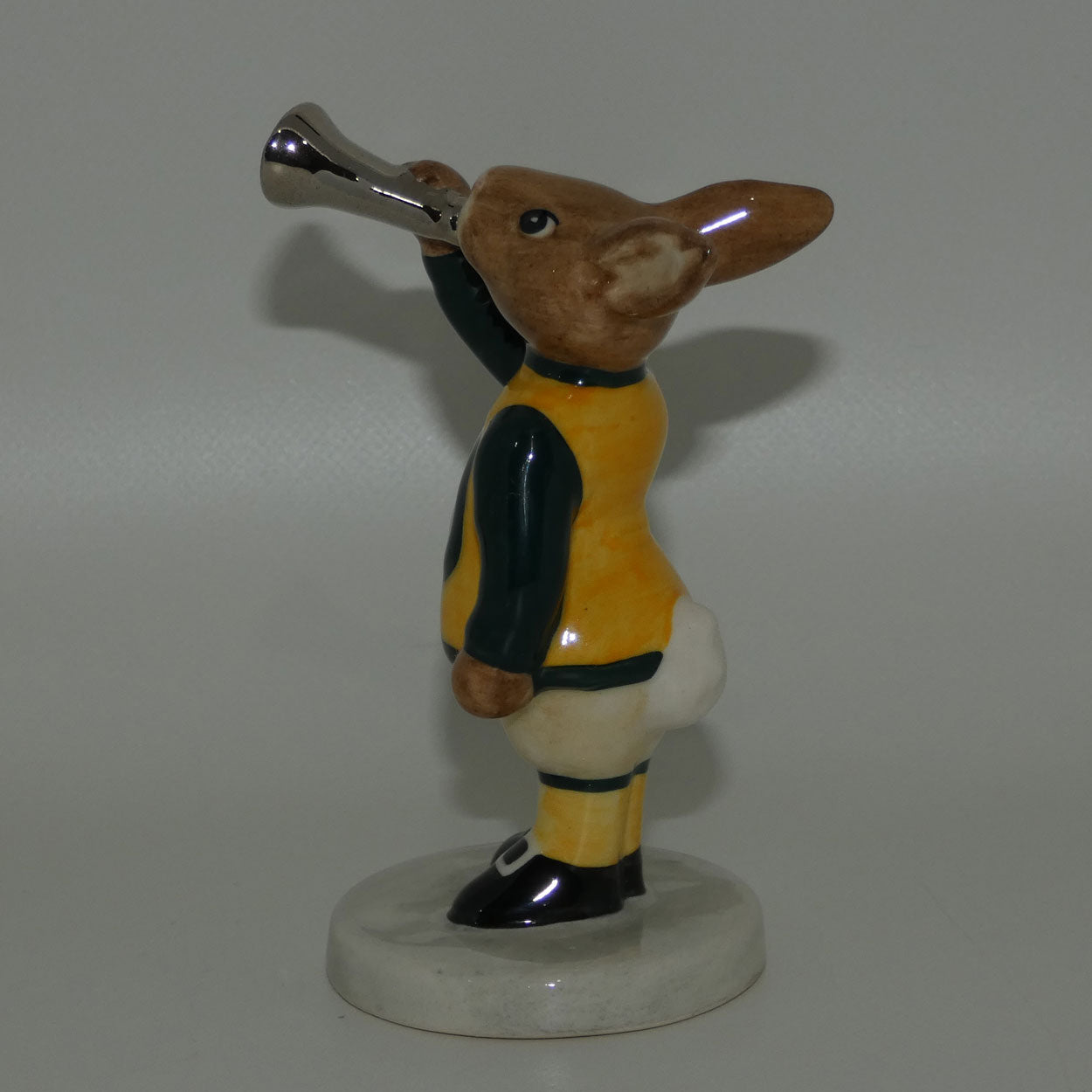 db115-royal-doulton-bunnykins-harry-the-herald