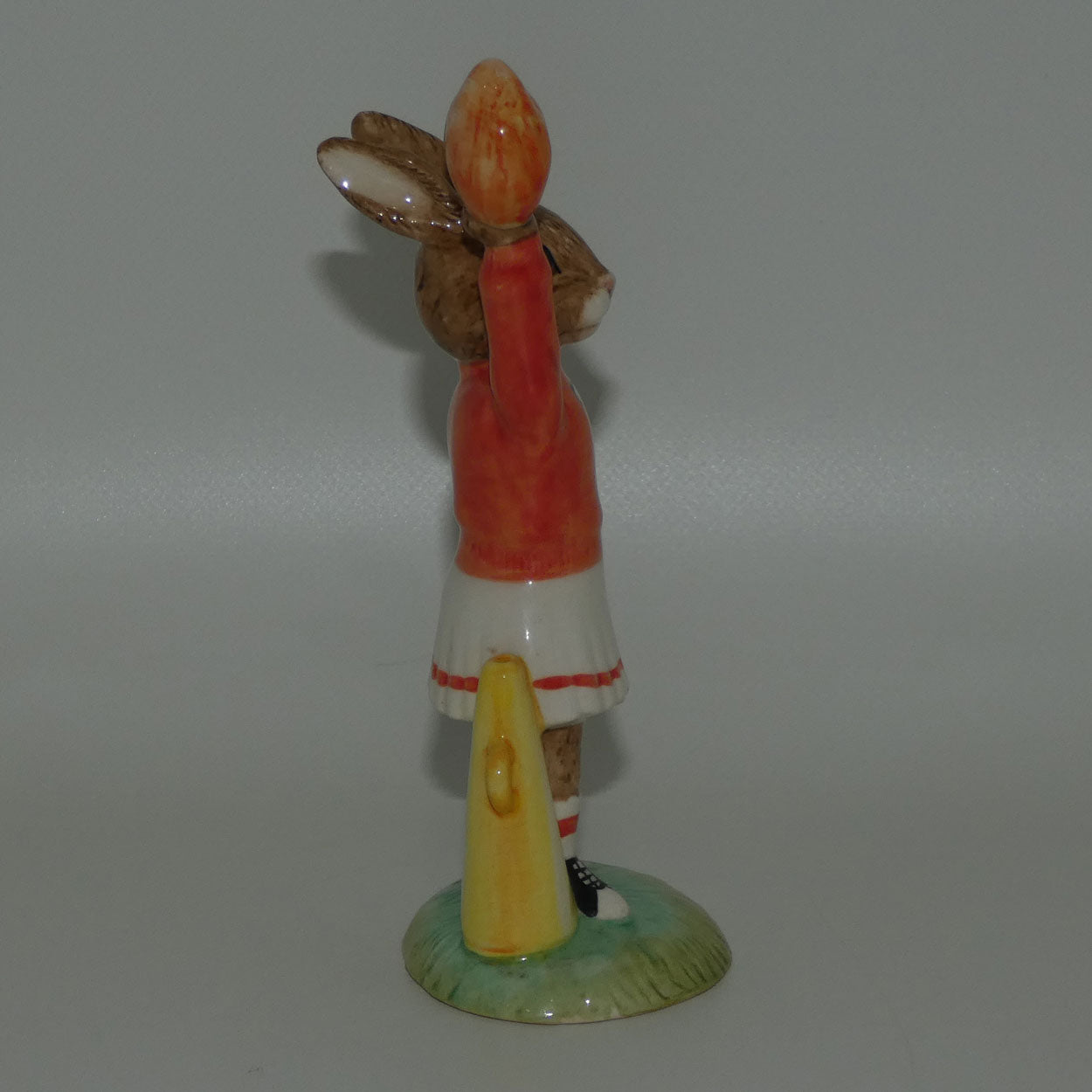 db142-royal-doulton-bunnykins-cheerleader-red