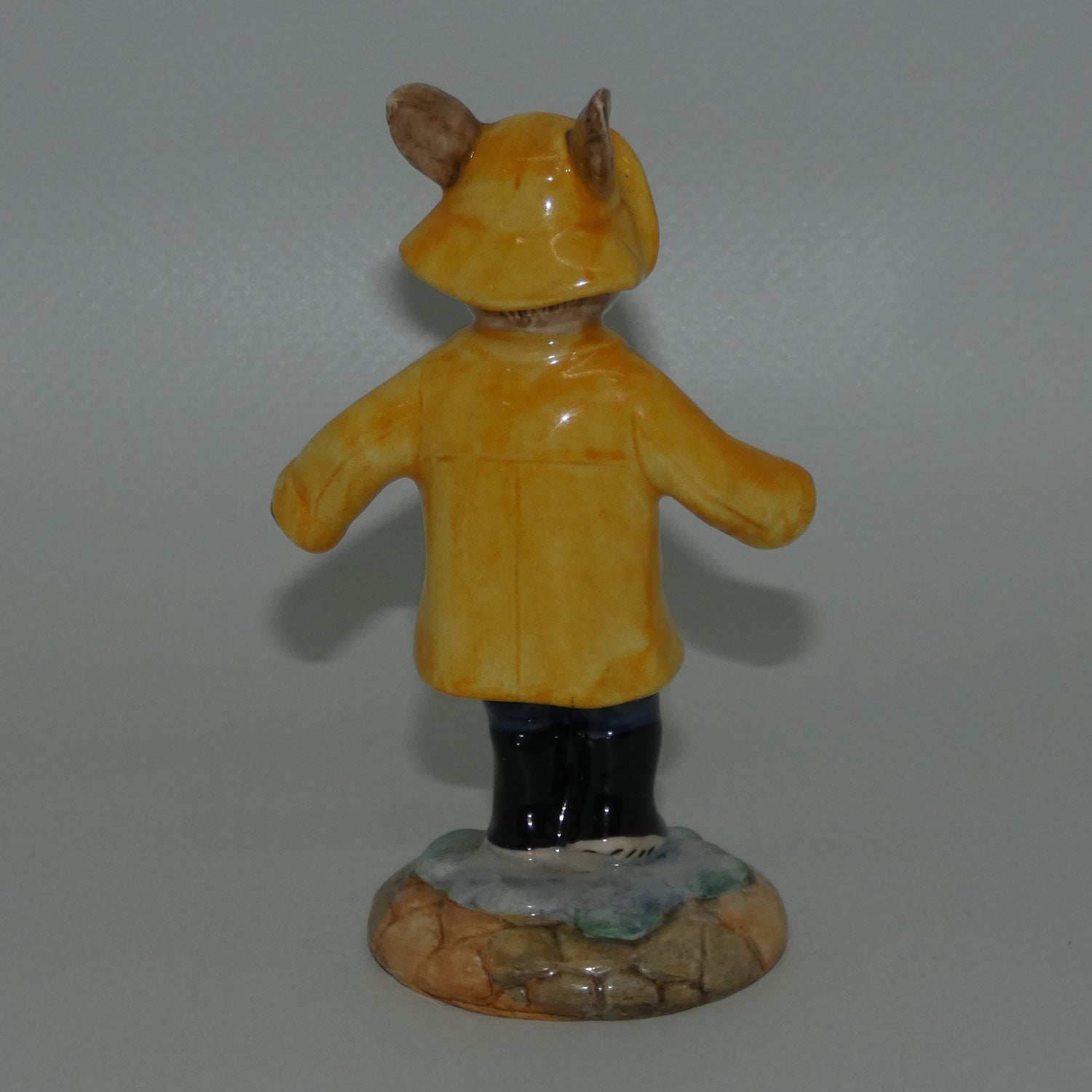 db147-royal-doulton-bunnykins-rainy-days