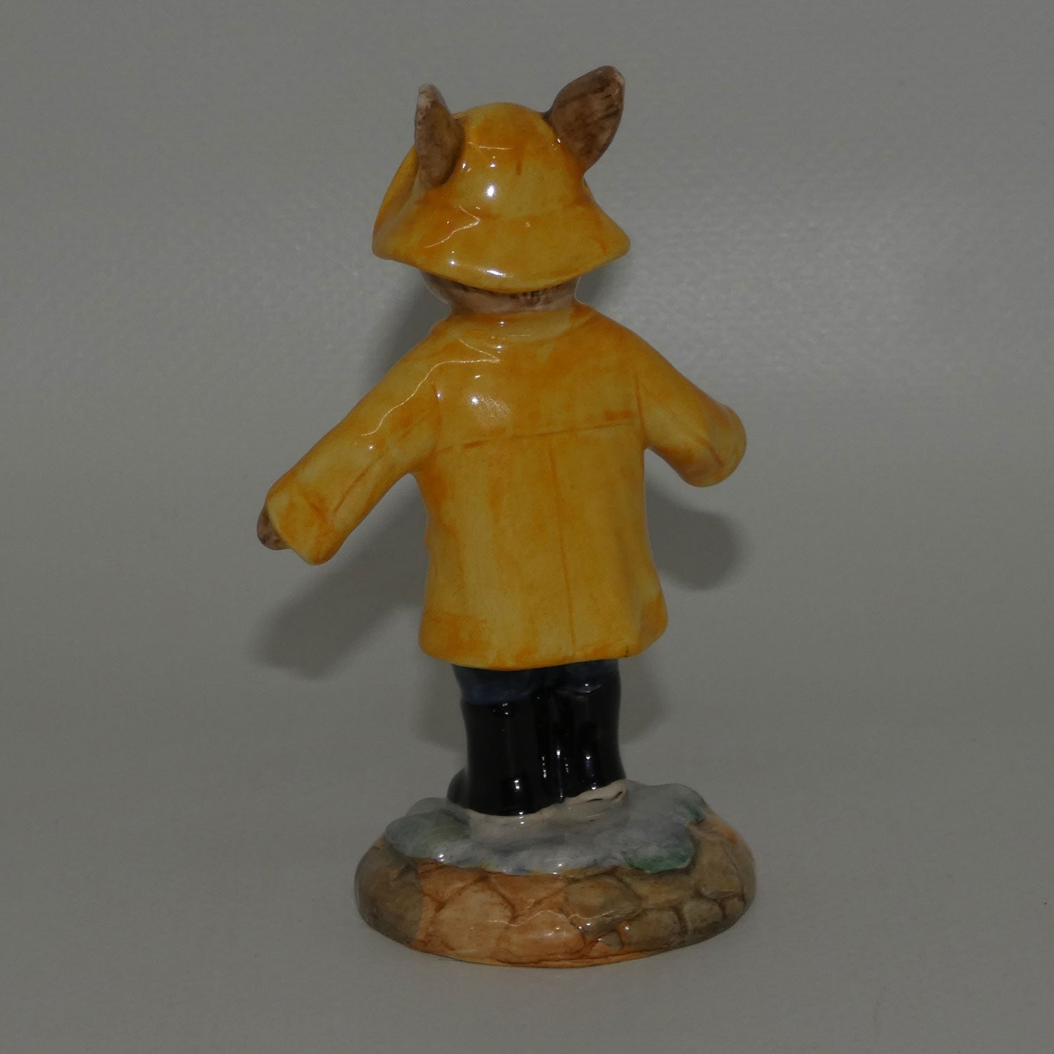 db147-royal-doulton-bunnykins-rainy-days