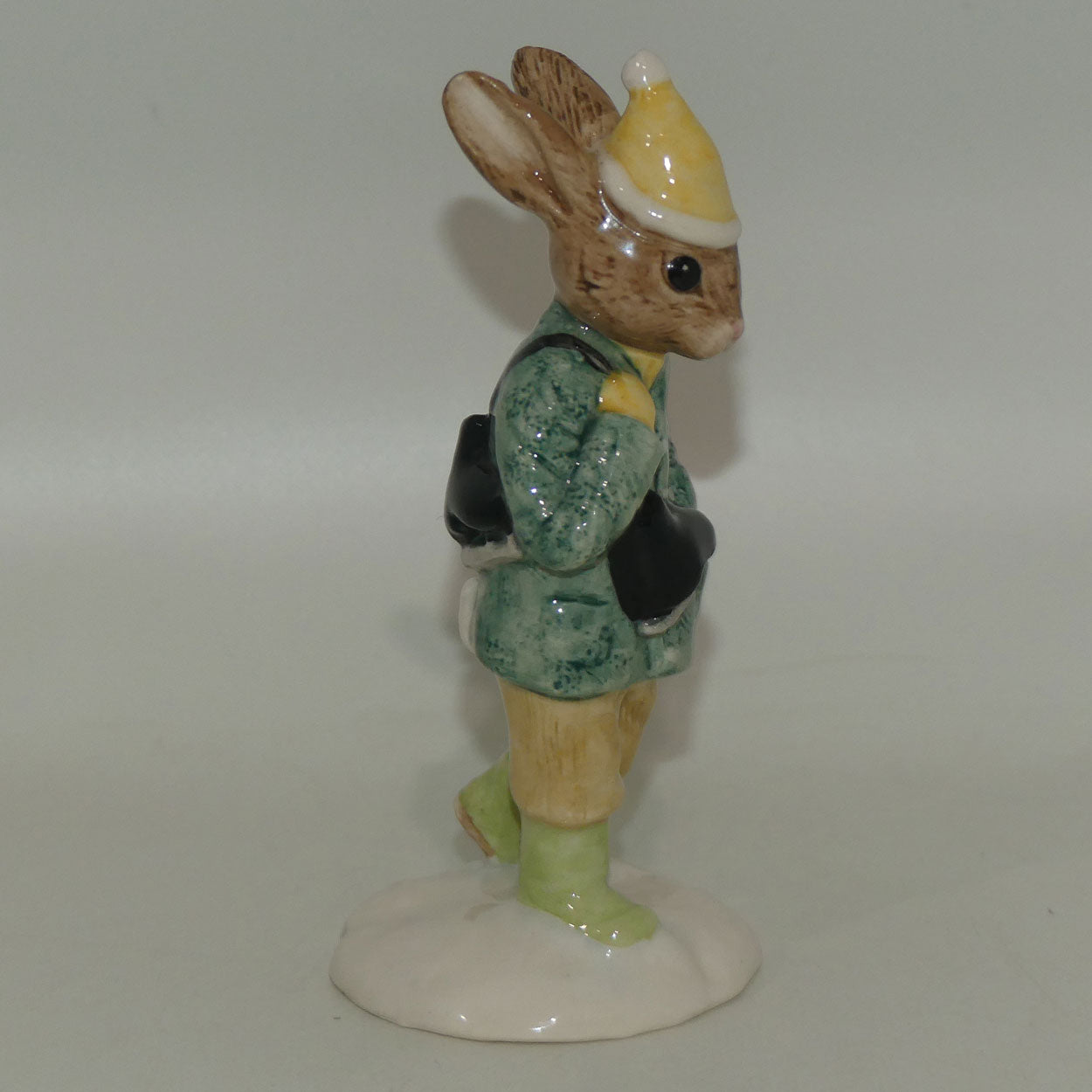 db152-royal-doulton-bunnykins-boy-skater