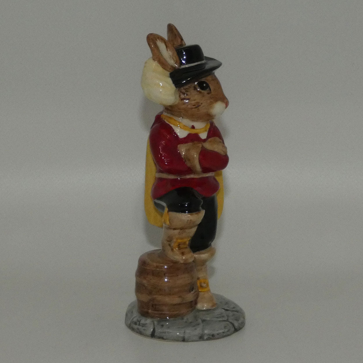 db179-royal-doulton-bunnykins-cavalier