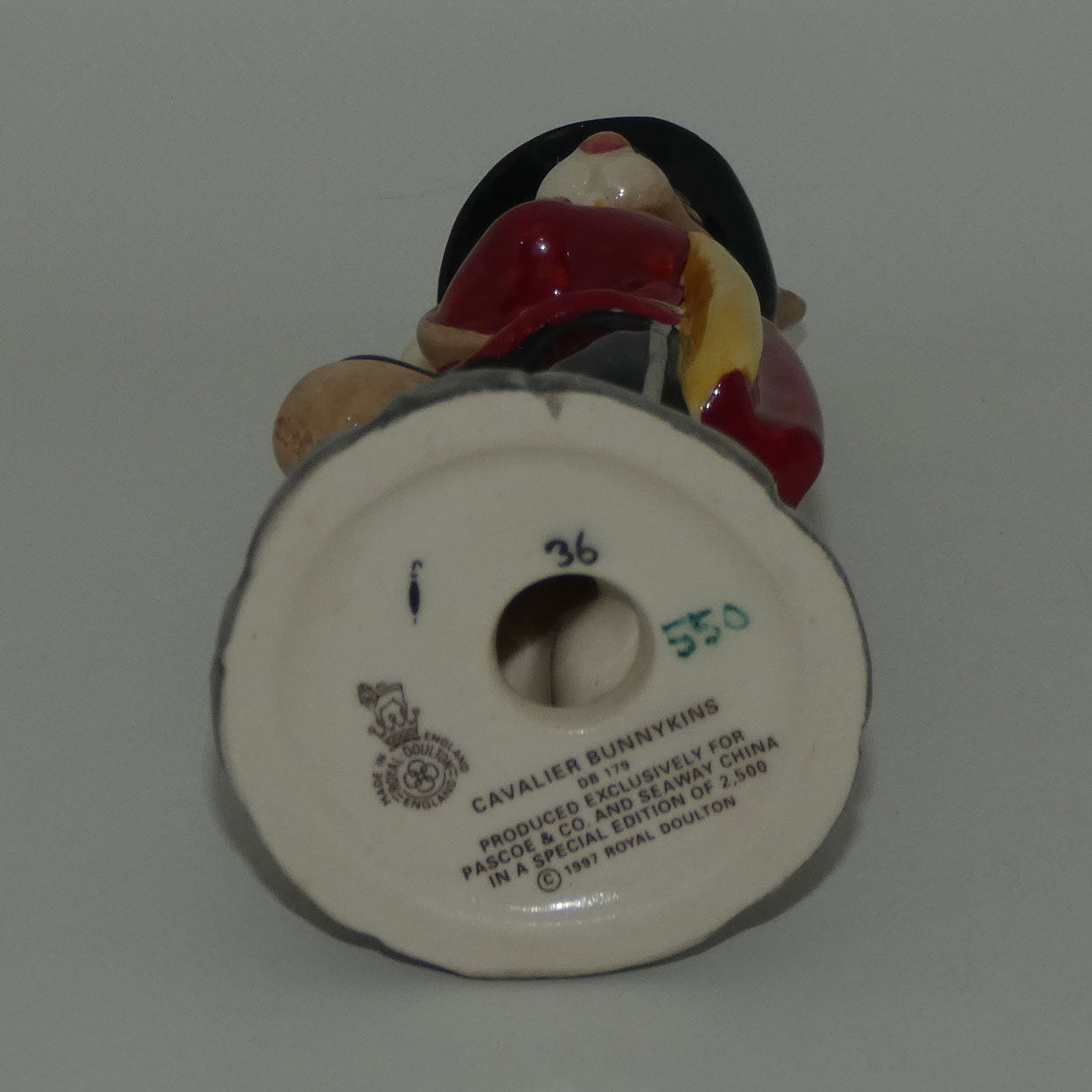 db179-royal-doulton-bunnykins-cavalier