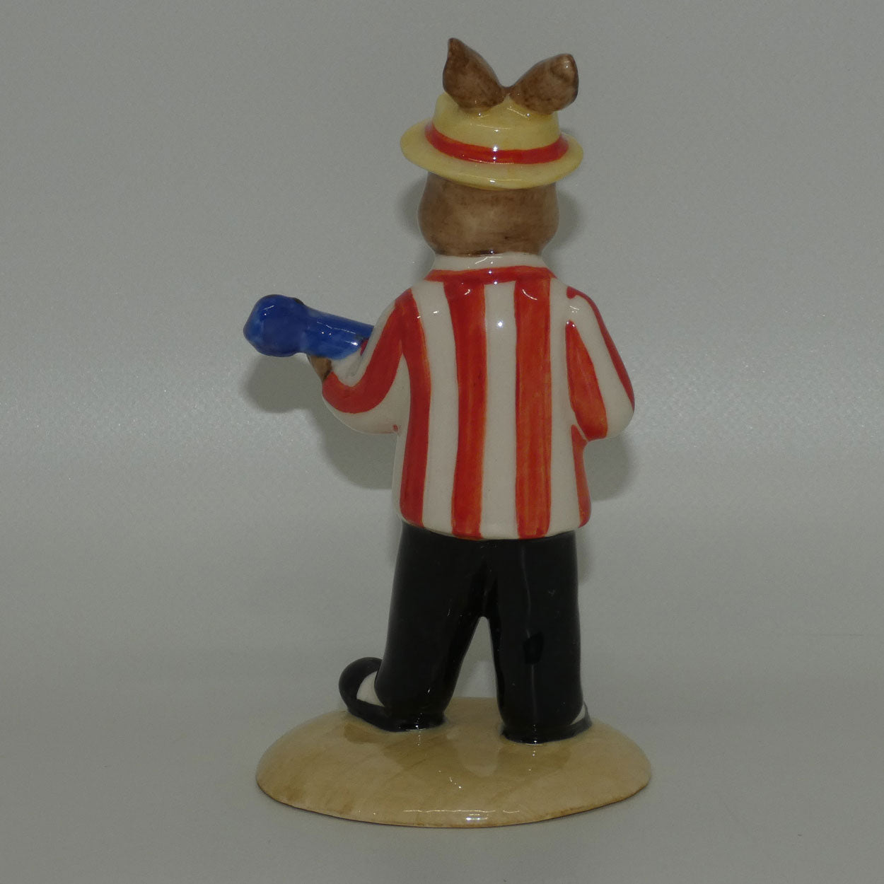 db182-royal-doulton-bunnykins-banjo-player-box-cert
