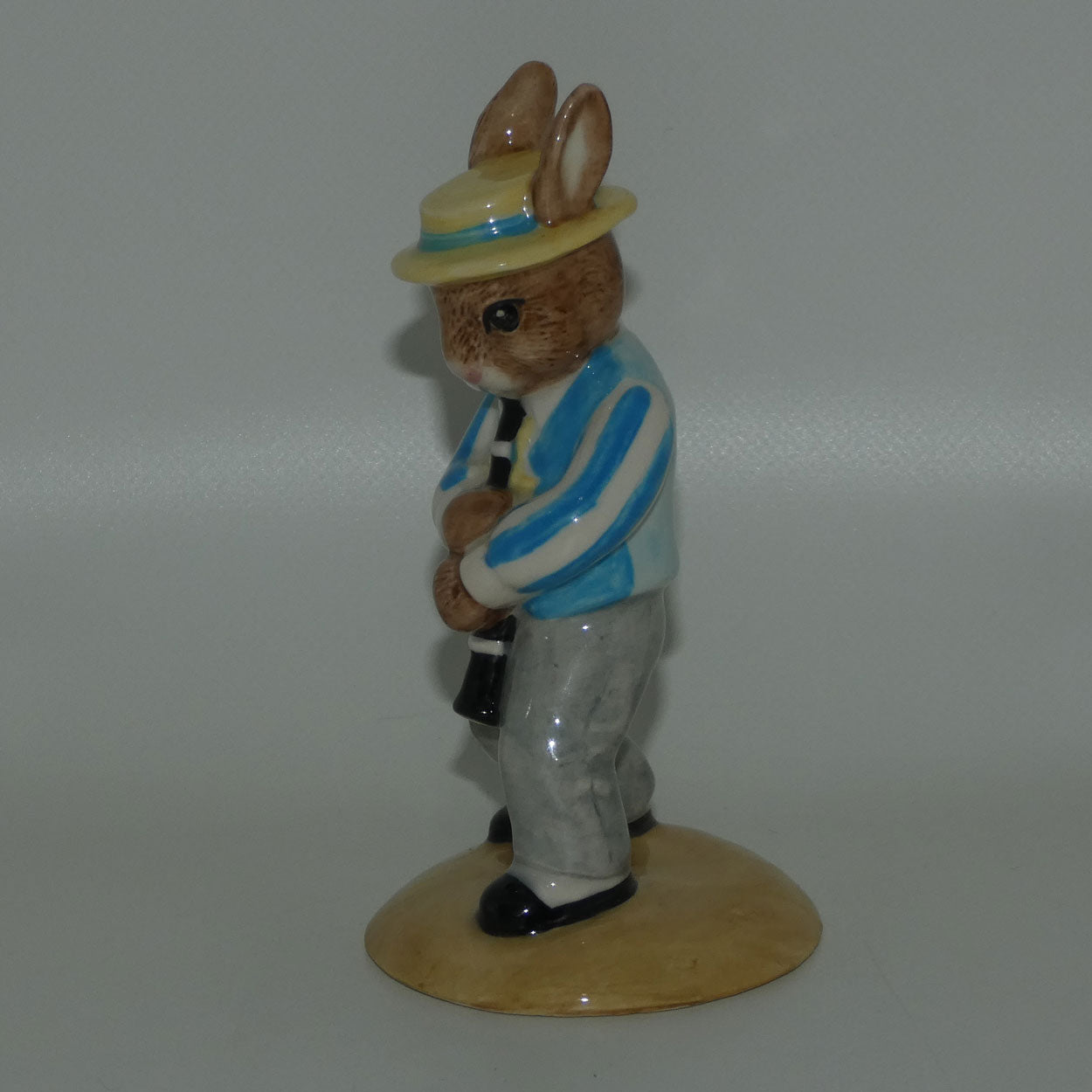 db184-royal-doulton-bunnykins-clarinet-player