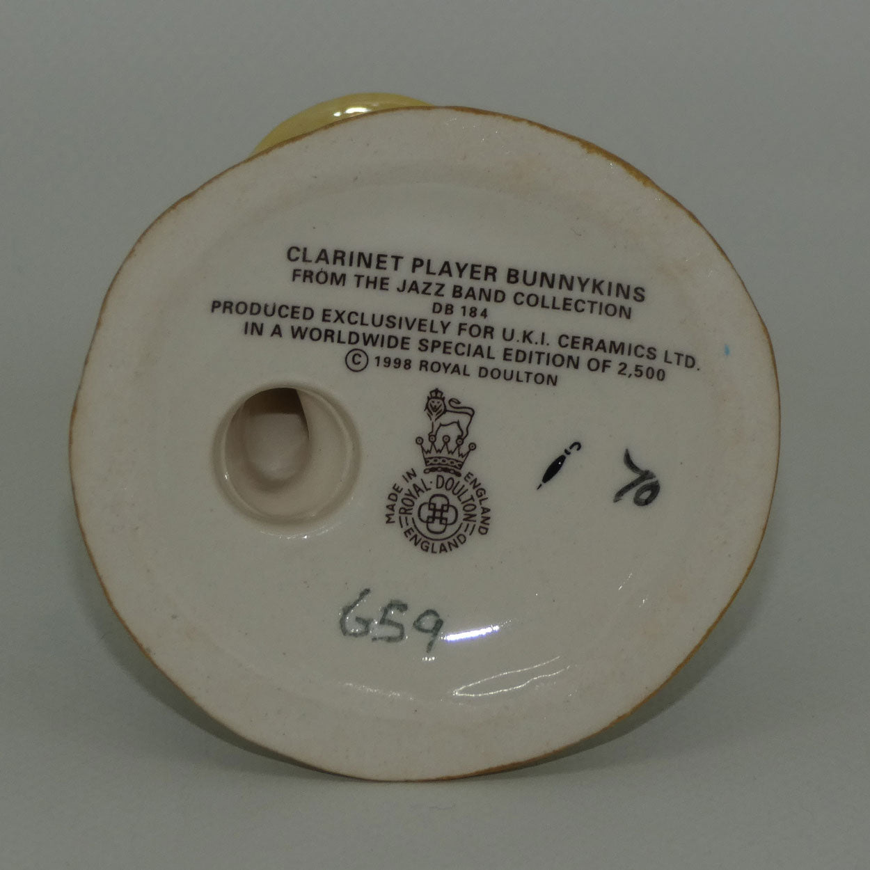 db184-royal-doulton-bunnykins-clarinet-player-box-cert