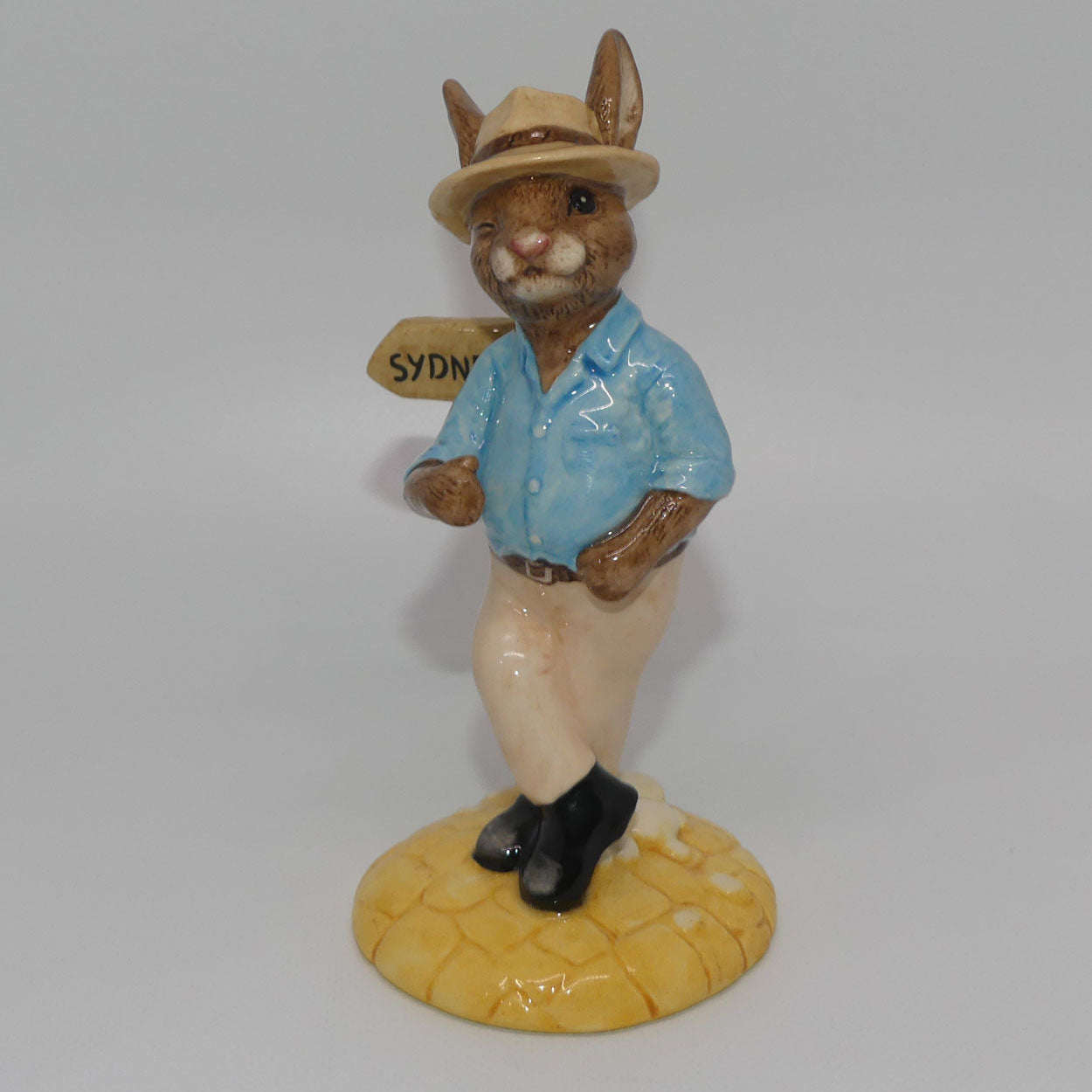 db195-royal-doulton-bunnykins-sydney-figure-only