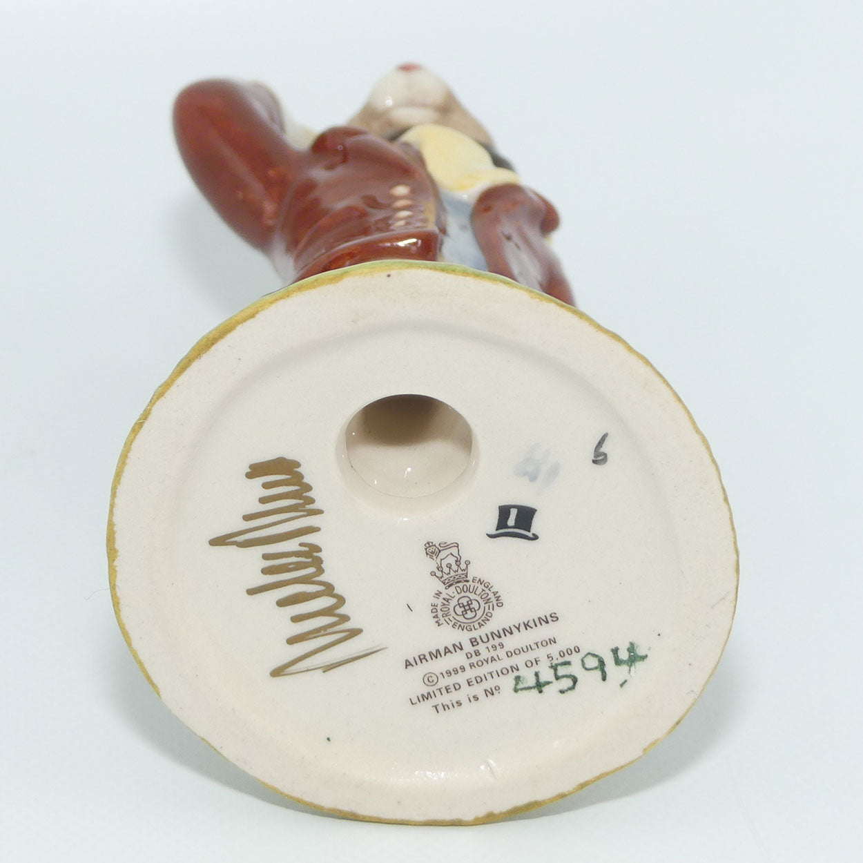 DB199 Royal Doulton Bunnykins Airman | signed | box + Cert