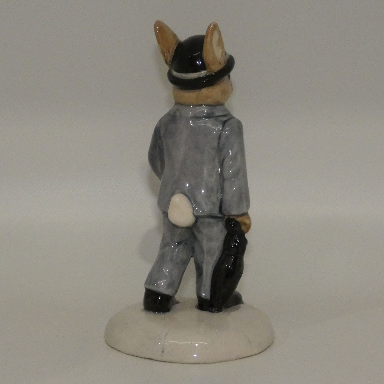 db203-royal-doulton-bunnykins-businessman