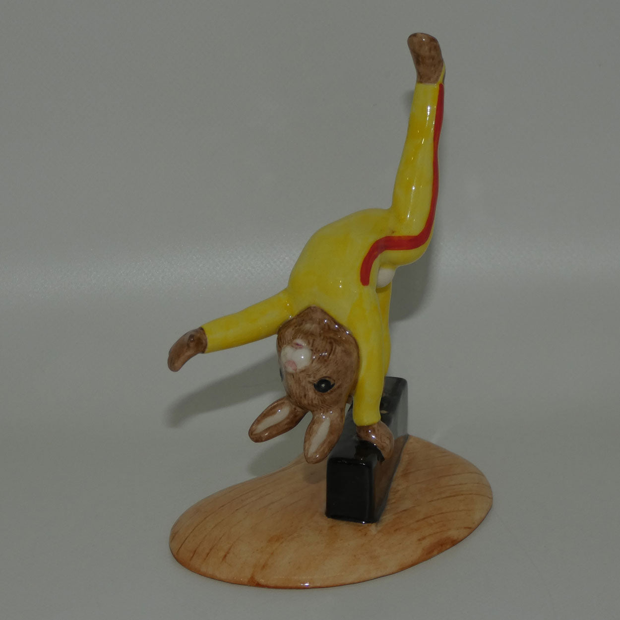 db207-royal-doulton-bunnykins-gymnast