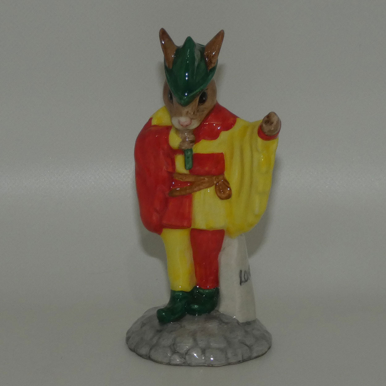 db211-royal-doulton-bunnykins-minstrel-bunnykins