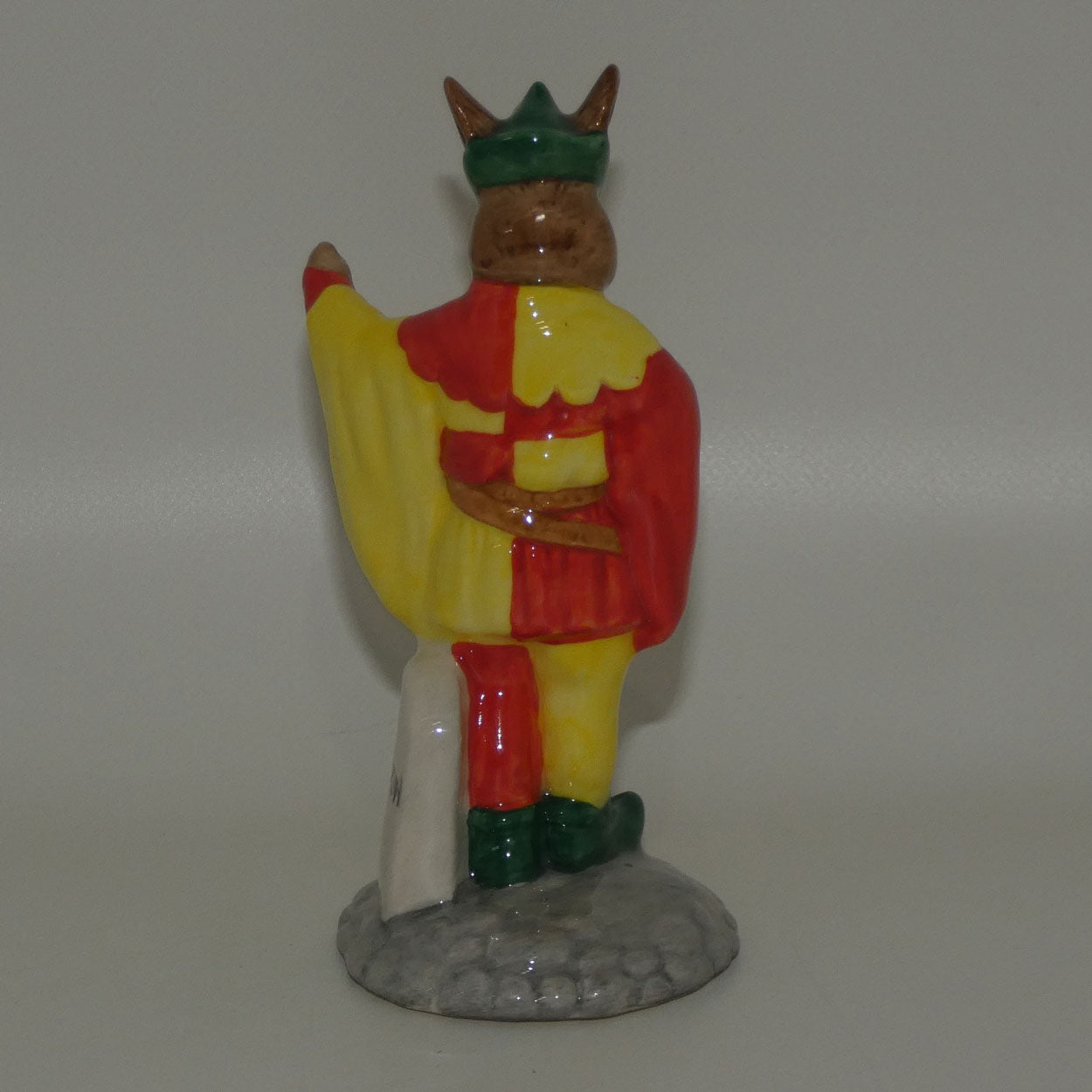 db211-royal-doulton-bunnykins-minstrel-bunnykins