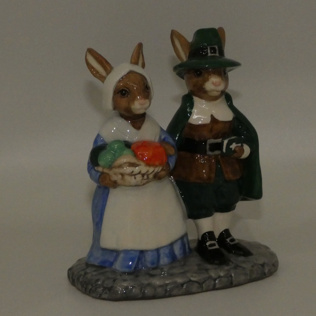 db212-royal-doulton-bunnykins-pilgrim
