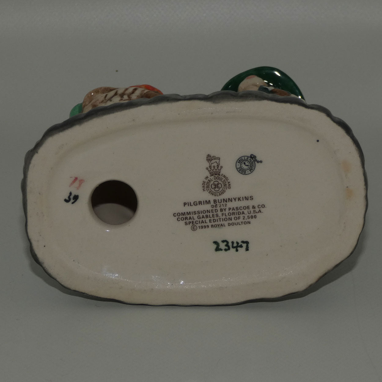 db212-royal-doulton-bunnykins-pilgrim