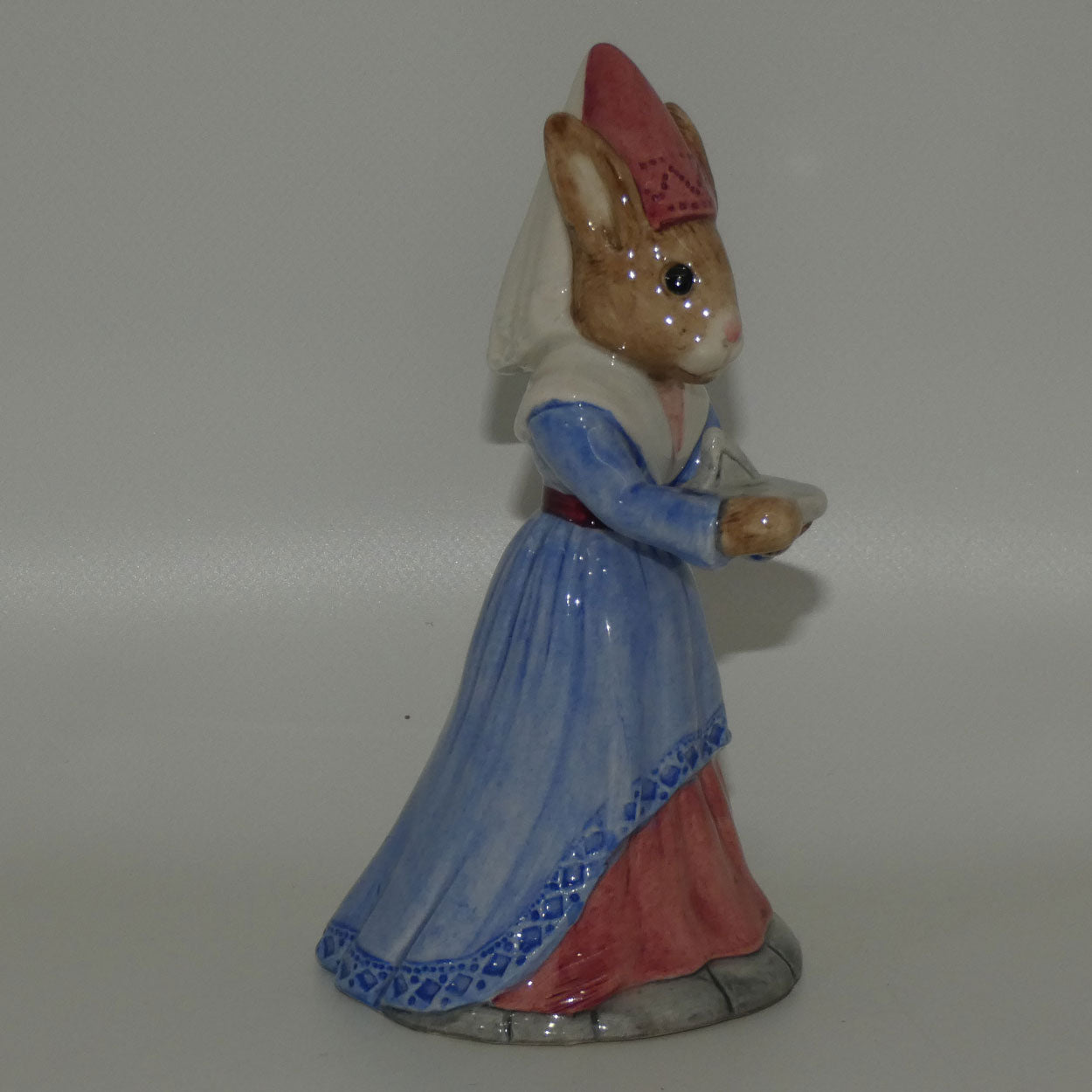 DB213 Royal Doulton Bunnykins Sundial