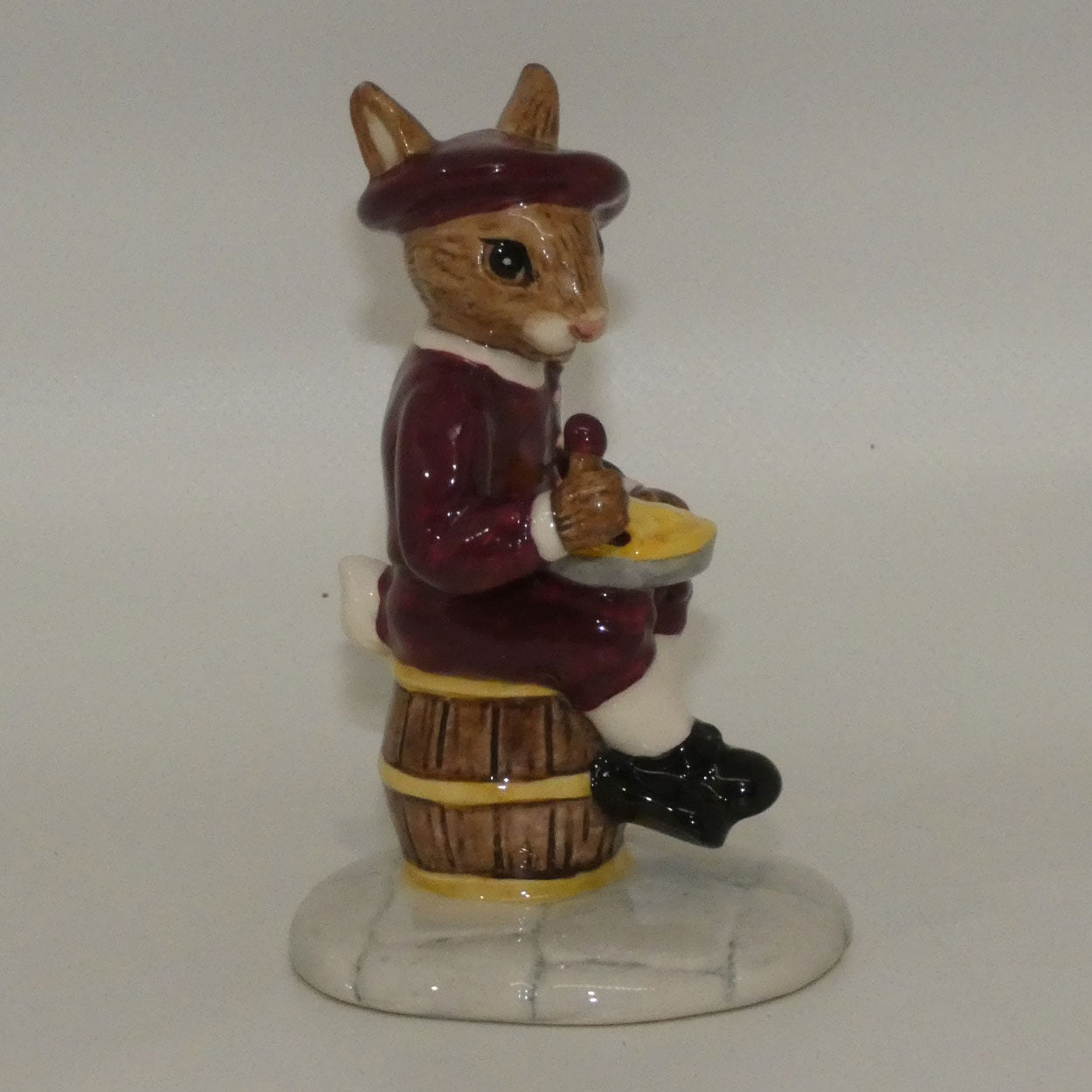db221-royal-doulton-bunnykins-little-jack-horner