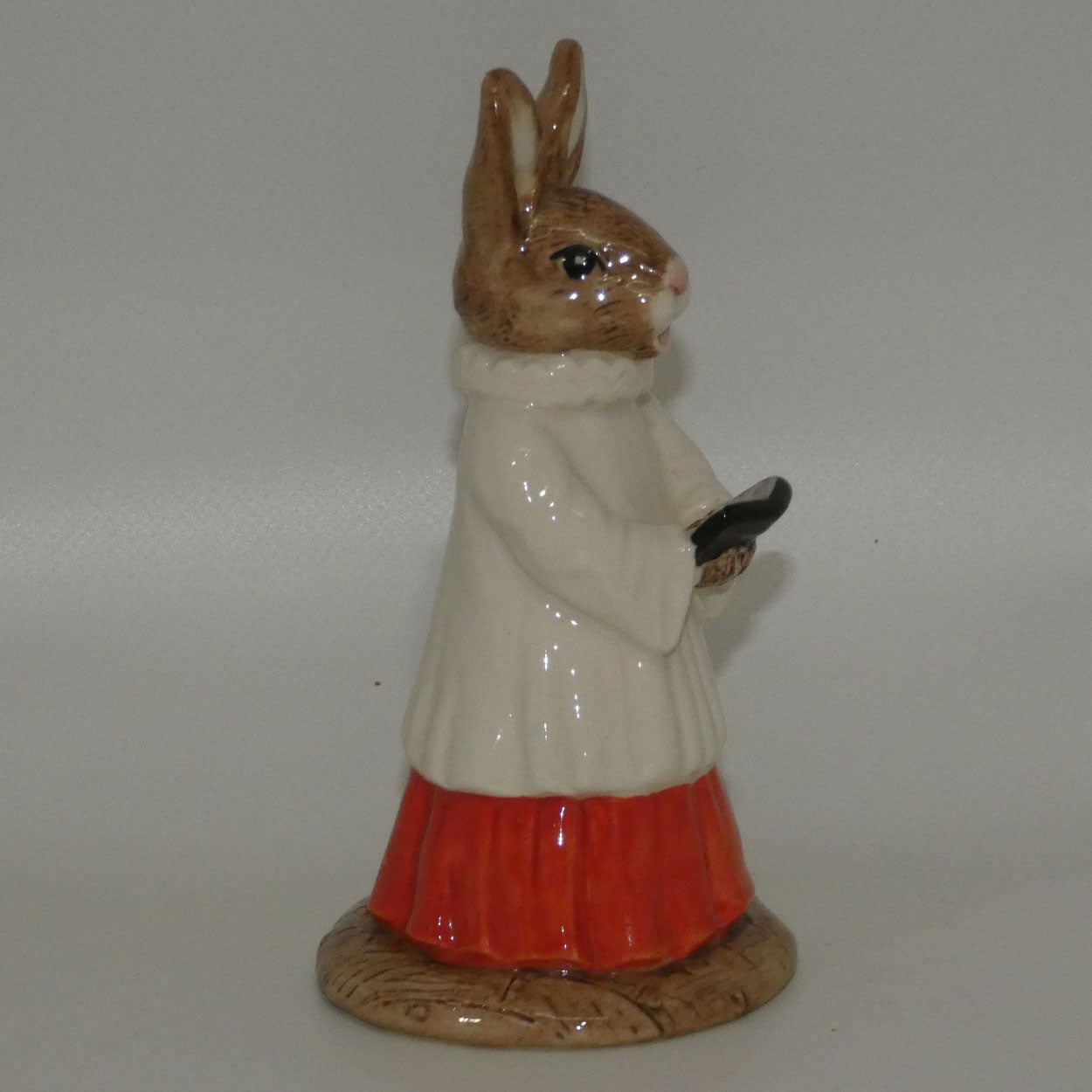 db223-royal-doulton-bunnykins-choir-singer