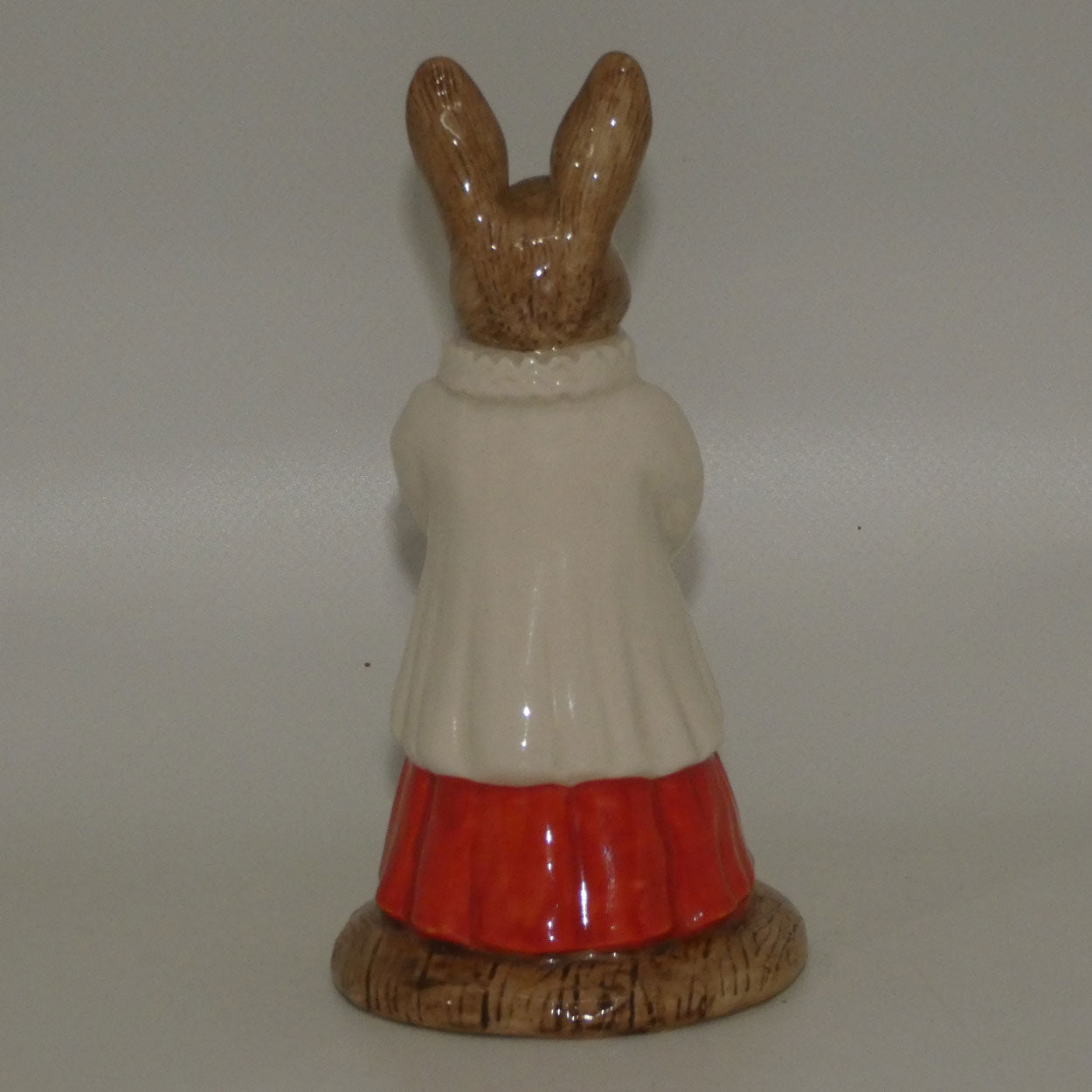 db223-royal-doulton-bunnykins-choir-singer