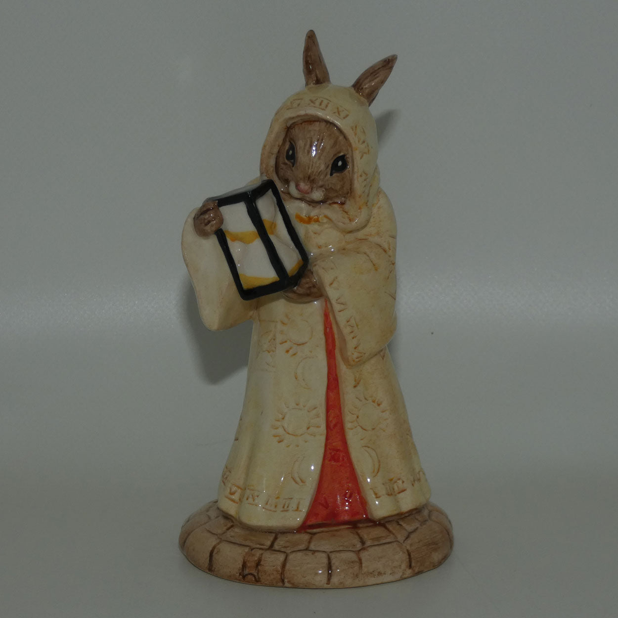 db229-royal-doulton-bunnykins-sands-of-time