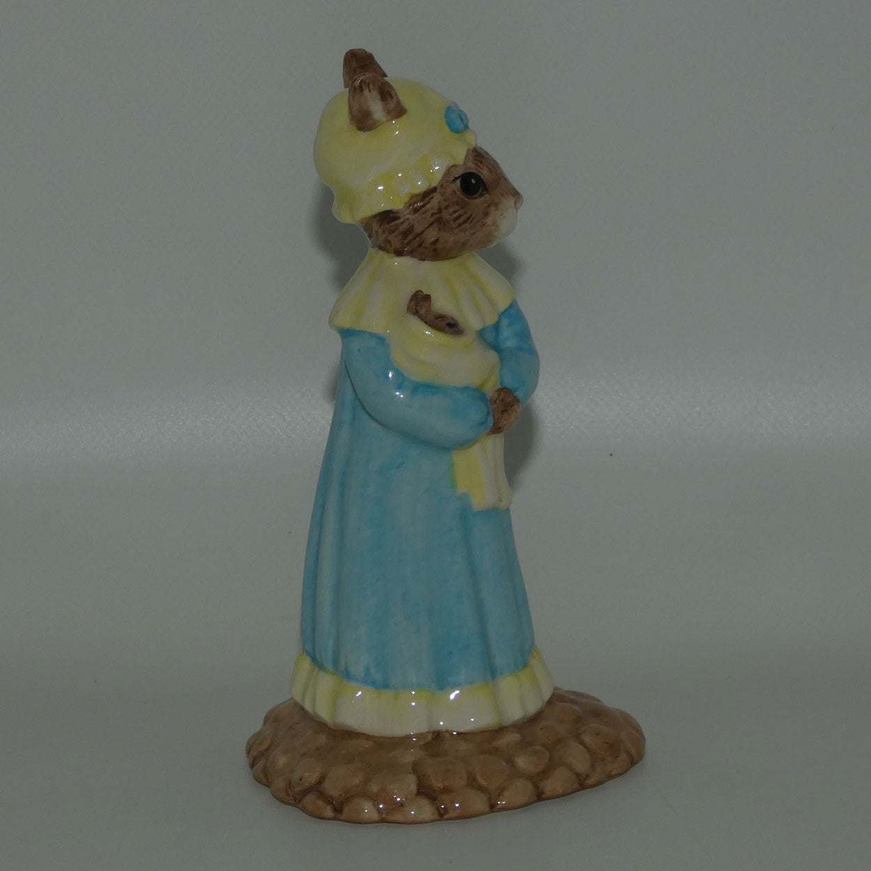 db235-royal-doulton-bunnykins-judy
