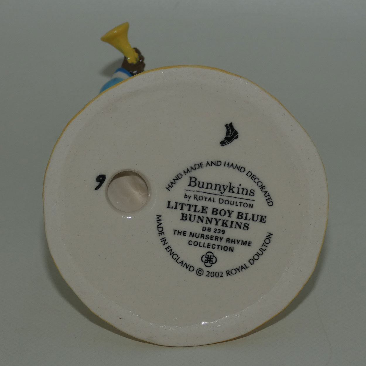 db239-royal-doulton-bunnykins-little-boy-blue