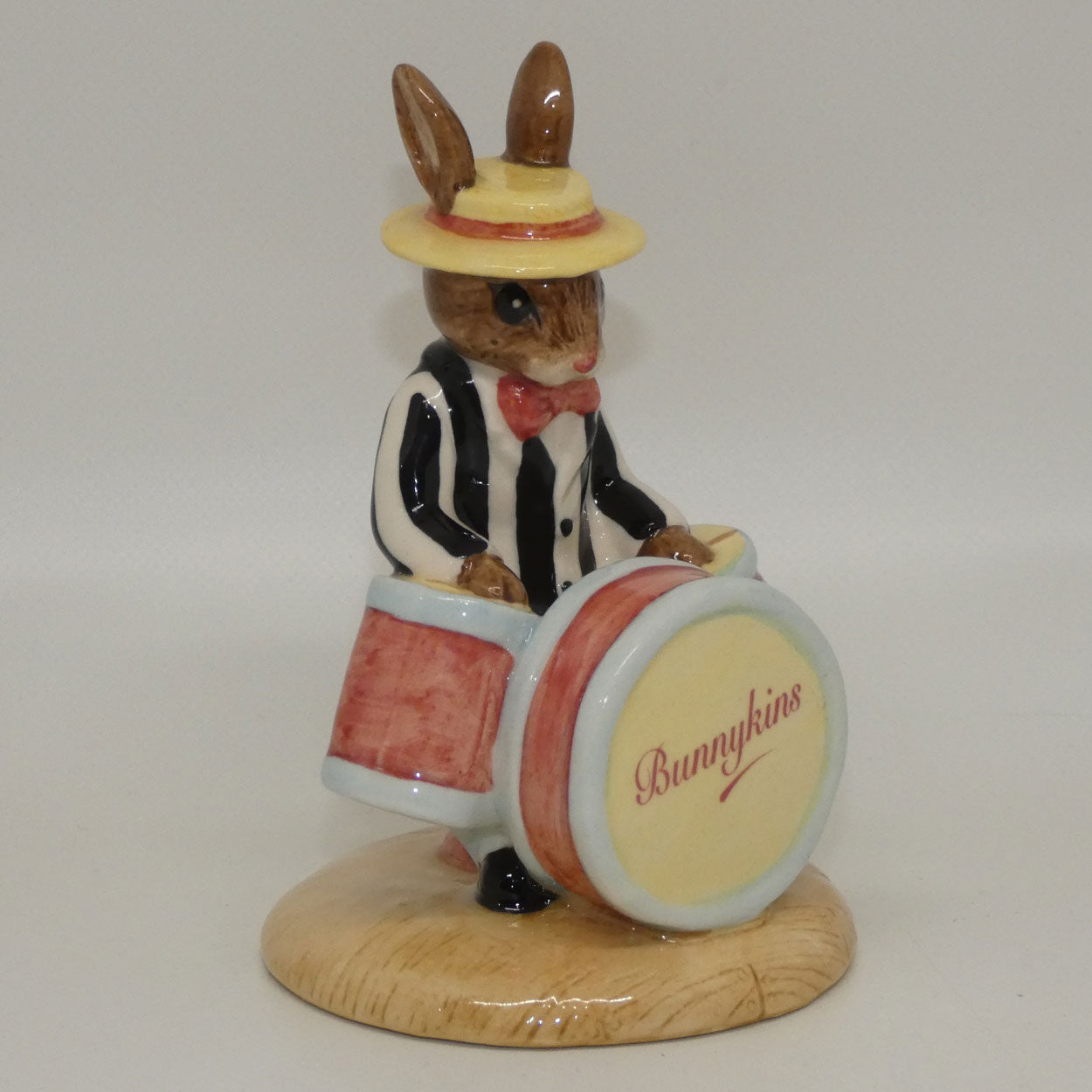 db250-royal-doulton-bunnykins-drummer